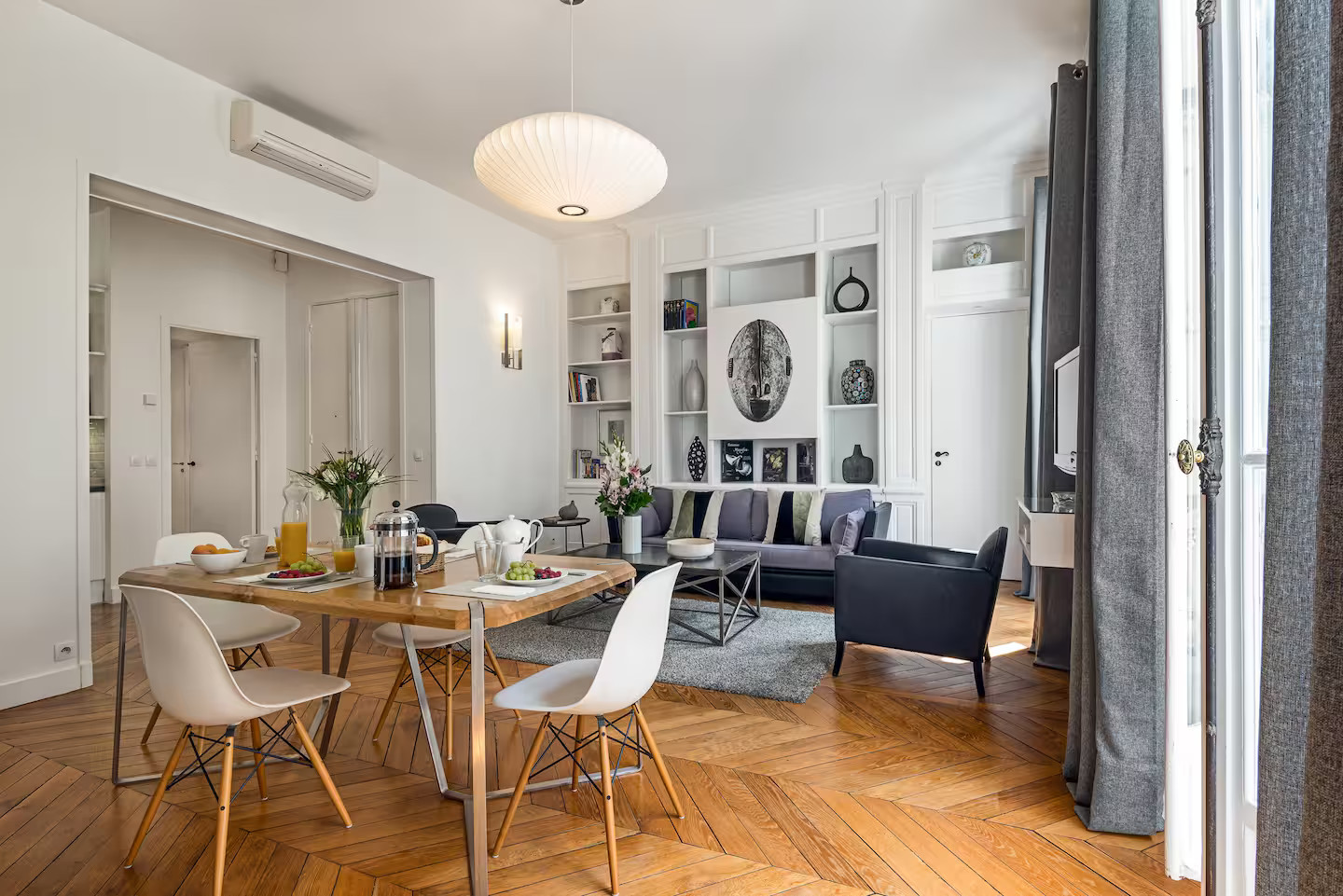 salon appartement haussmannien Paris