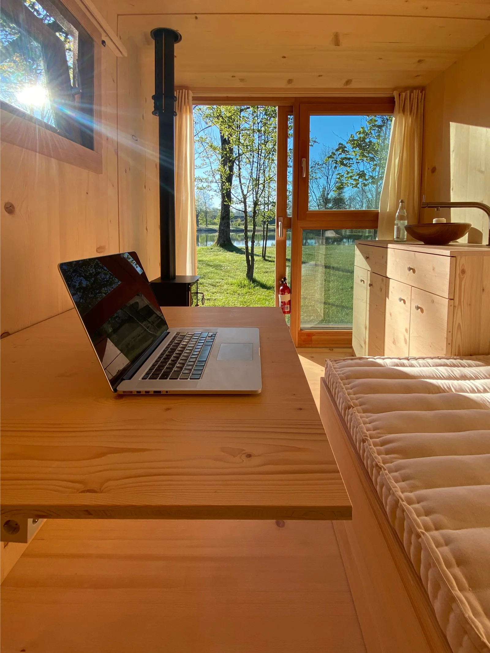 intérieur petite maison 6m2 mobile écologique et durable Cocoon Freelancer