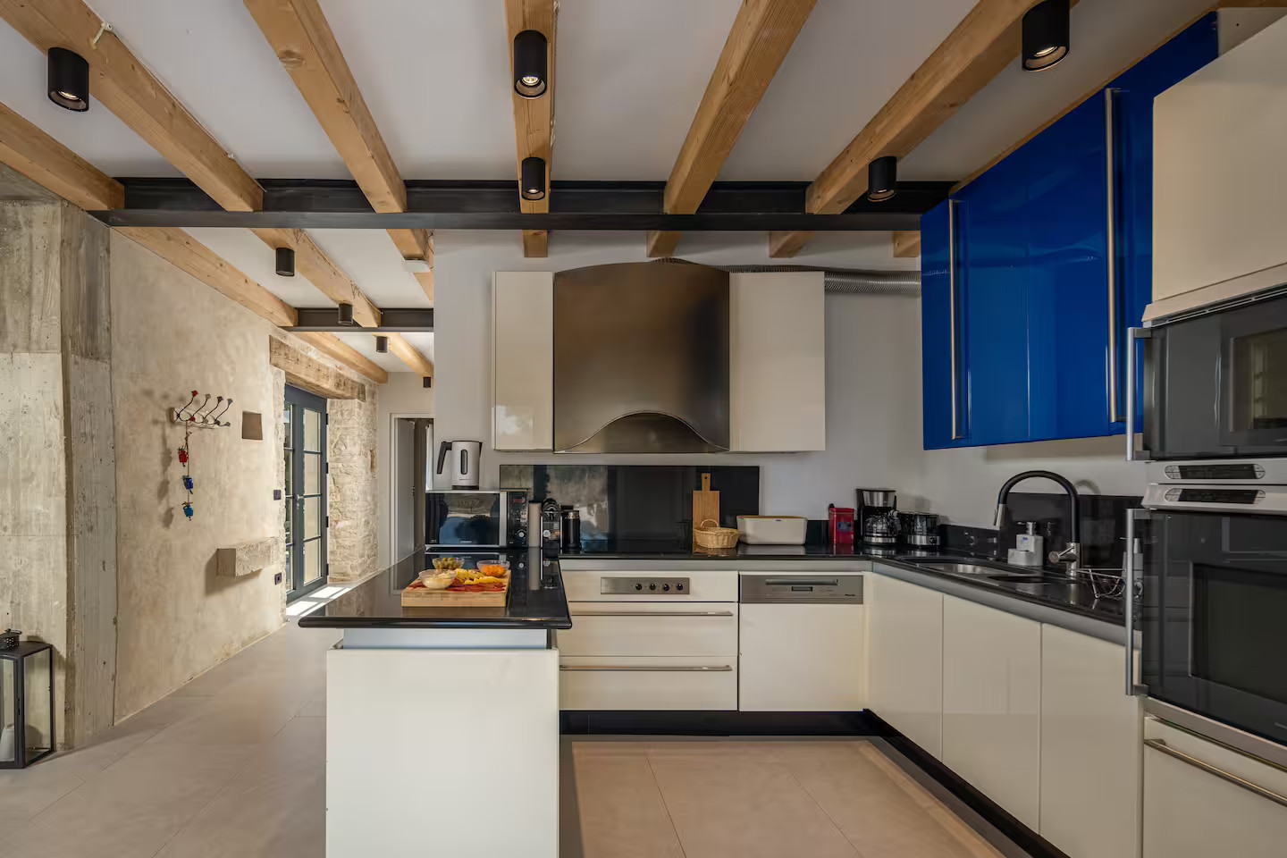 cuisine design avec poutres