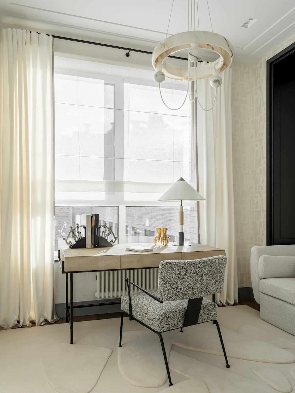 bureau décoration contemporaine beige appartement 145m2