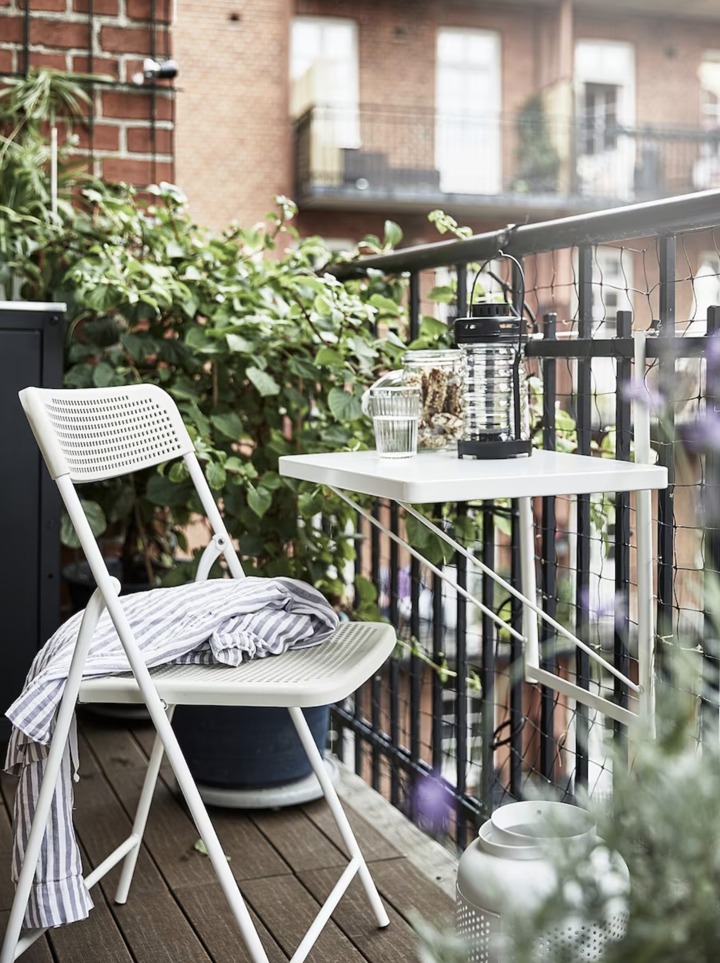 mobilier petit balcon IKEA catalogue 2025