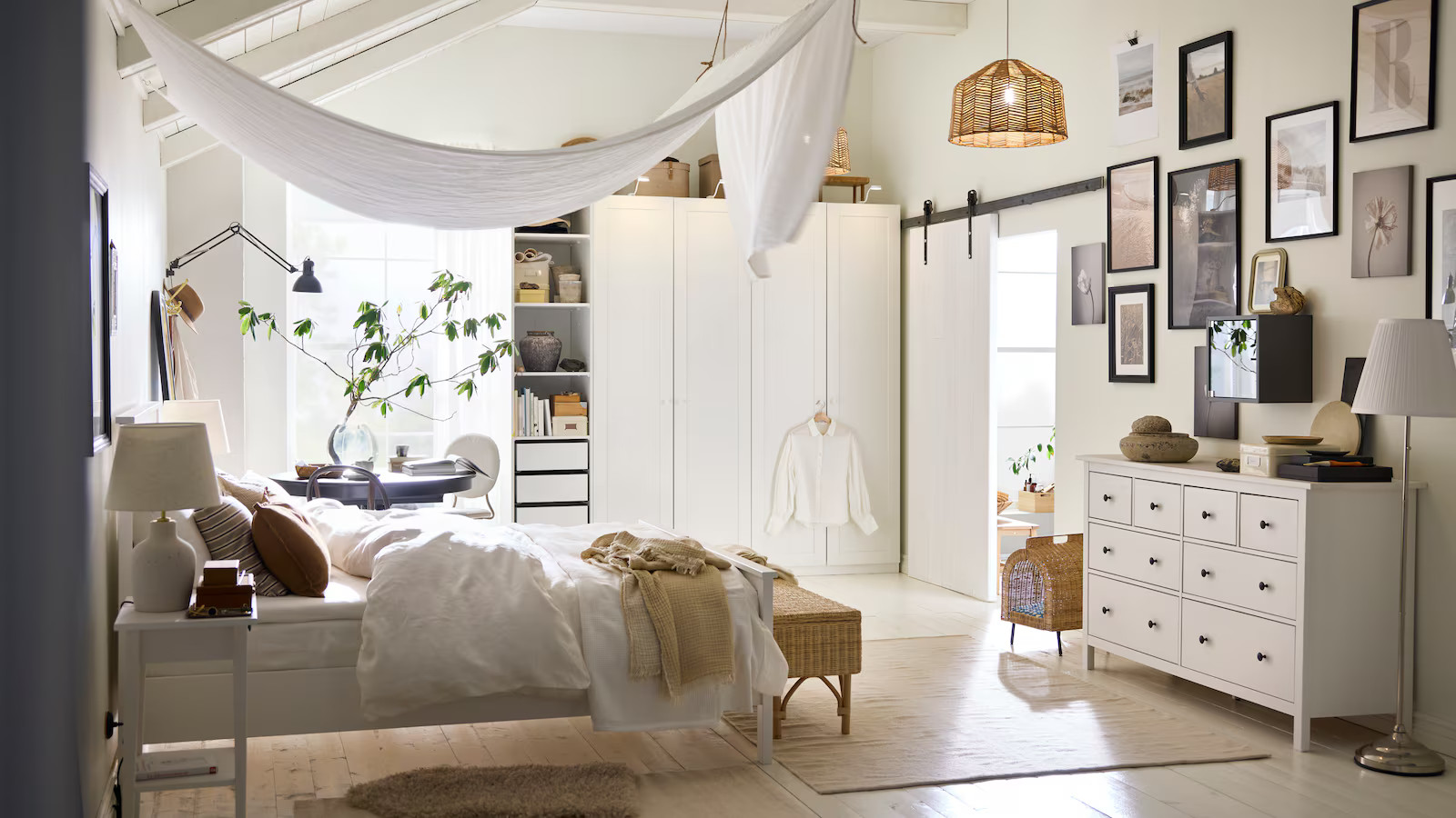 chambre avec système de dressing Pax chambre avec système de dressing Pax