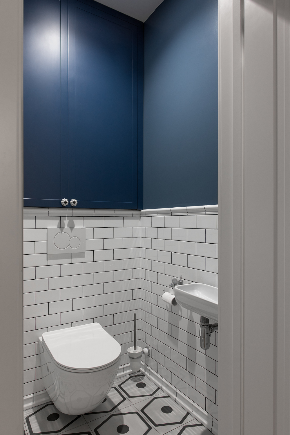 toilettes en bleu et blanc toilettes en bleu et blanc