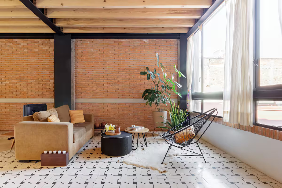 salon loft murs briques et poutres salon loft murs briques et poutres