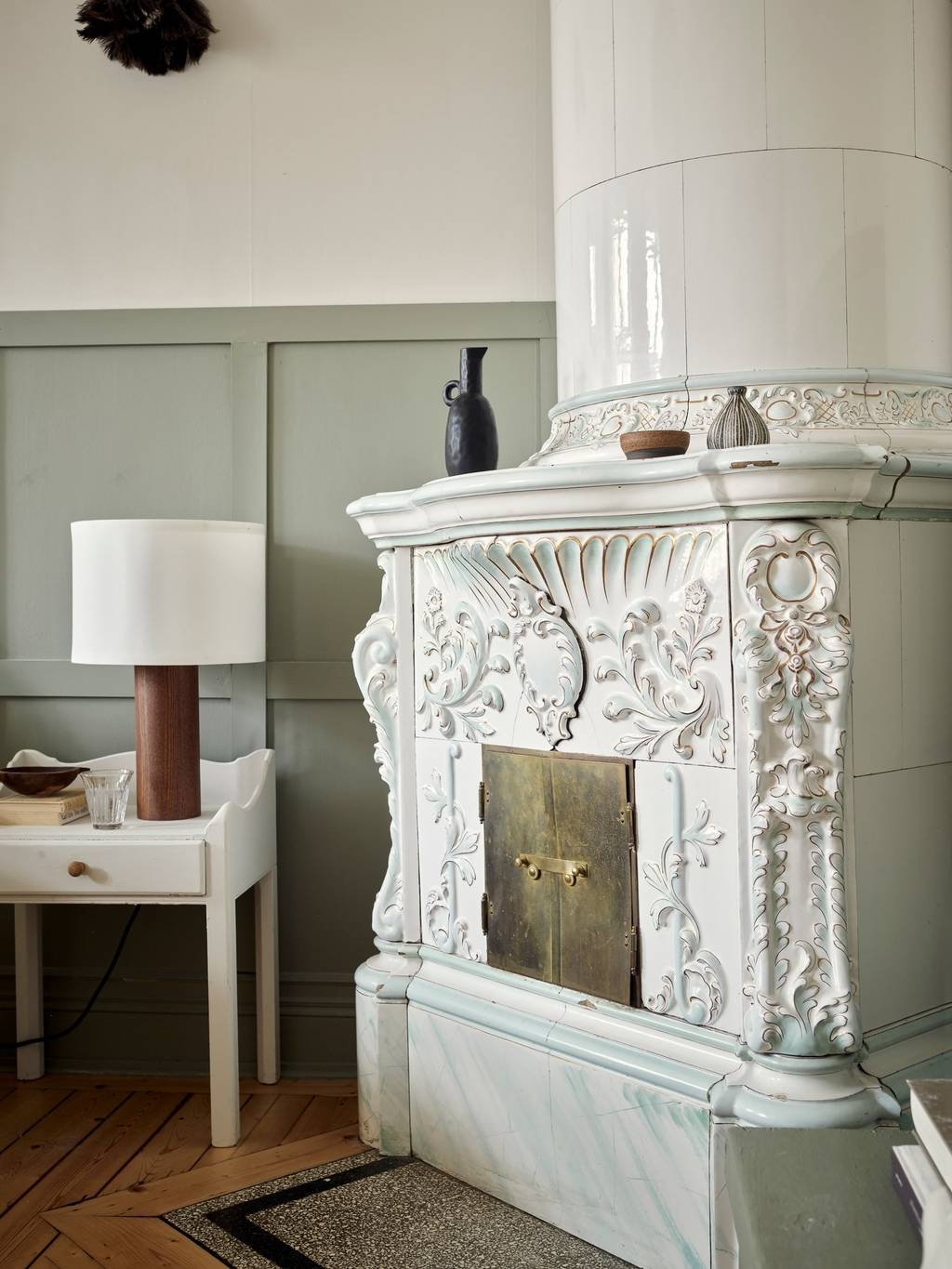 poêle ancien scandinave en faïence