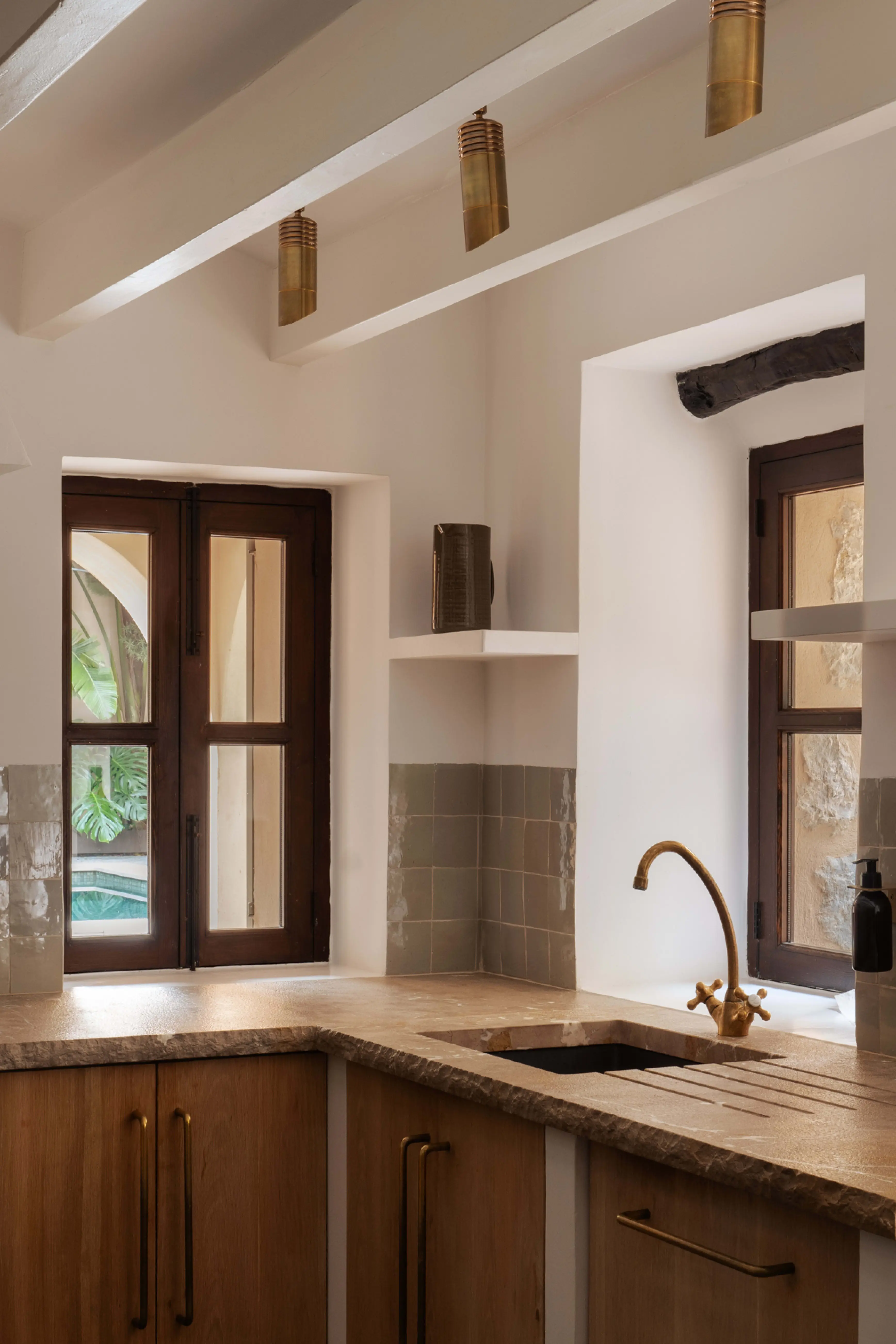 cuisine rustique chic maison ancienne en pierres Majorque