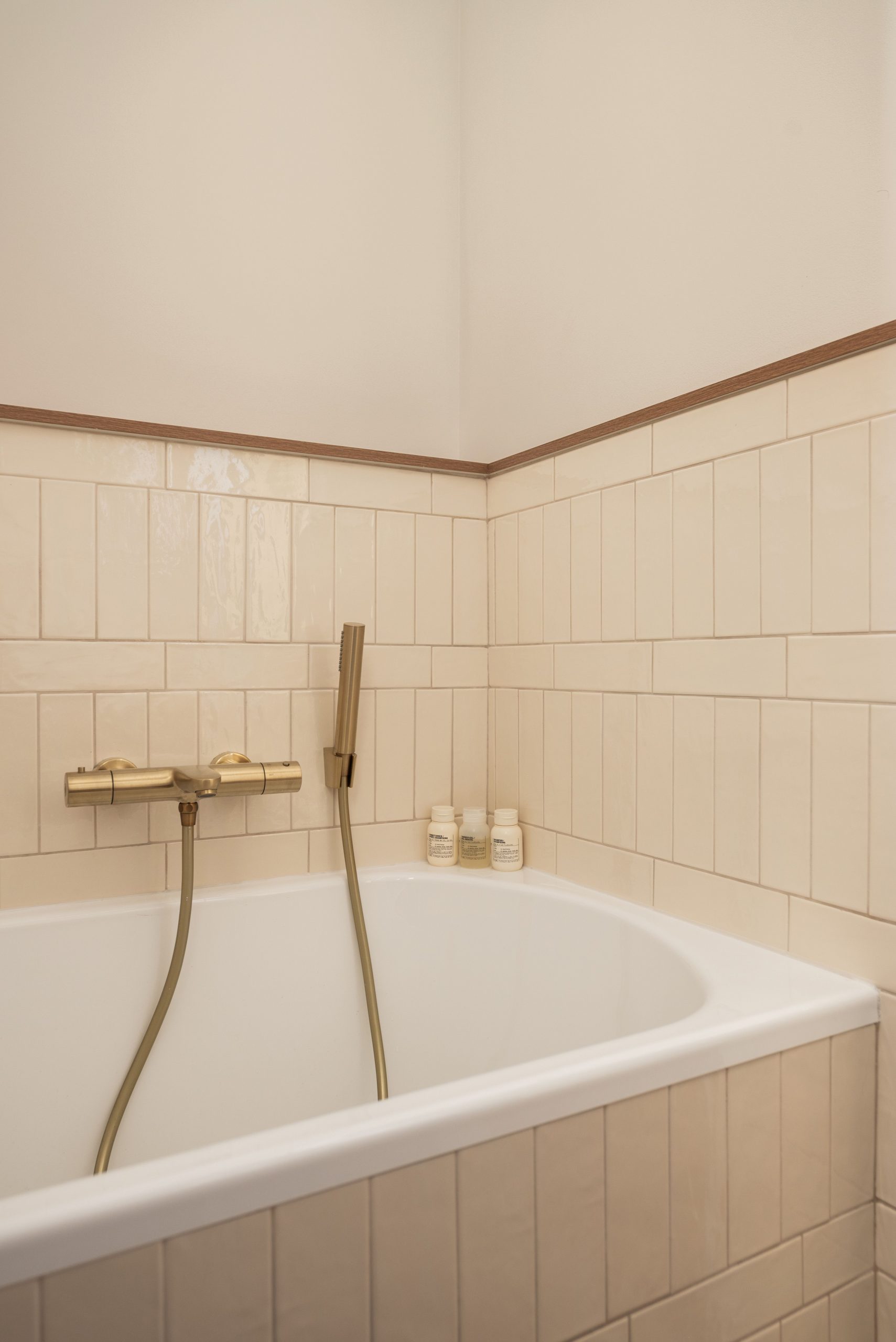 salle de bain appartement 50m2 Paris Photo: © Cassandre Favaro salle de bain appartement 50m2 Paris Photo: © Cassandre Favaro
