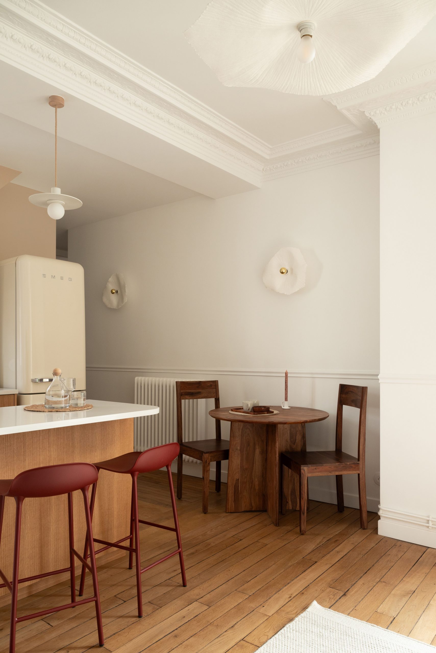 salle à manger et cuisine appartement 50m2 Paris Photo: © Cassandre Favaro salle à manger et cuisine appartement 50m2 Paris Photo: © Cassandre Favaro