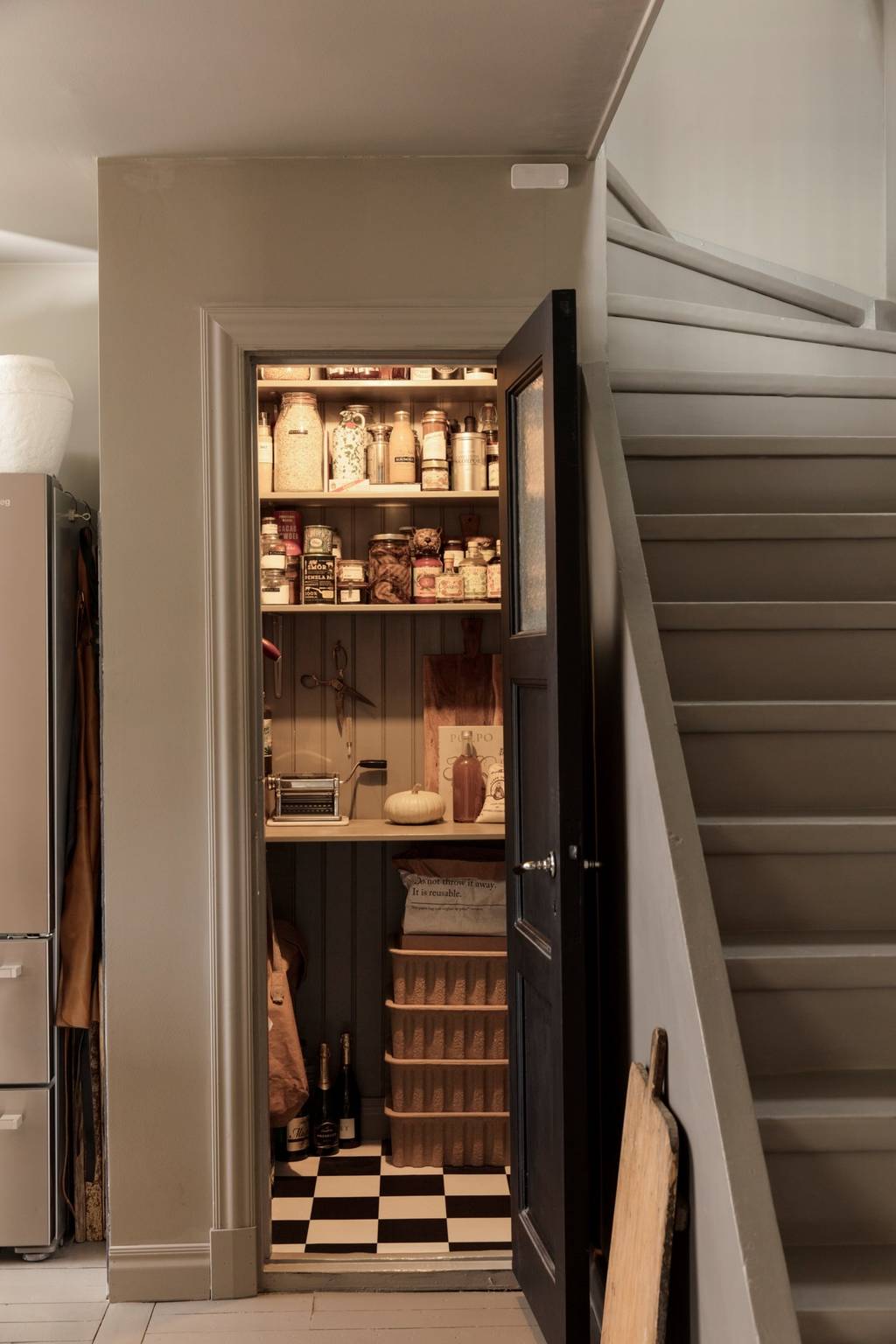 garde-manger pantry sous escalier garde-manger pantry sous escalier