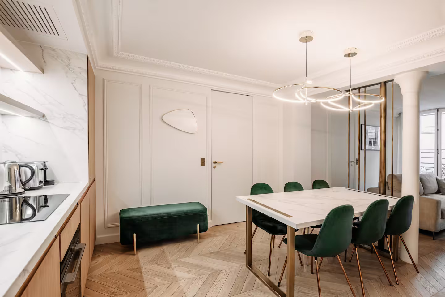 cuisine ouverte et salle à manger décoration contemporaine appartement de 65m2 à Paris