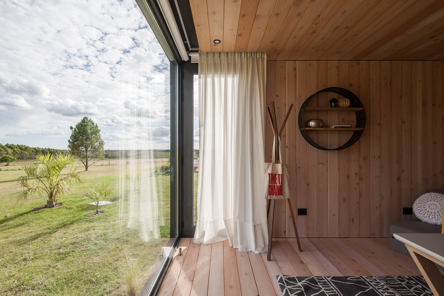 salon avec baie vitrée maison REPII salon avec baie vitrée maison REPII