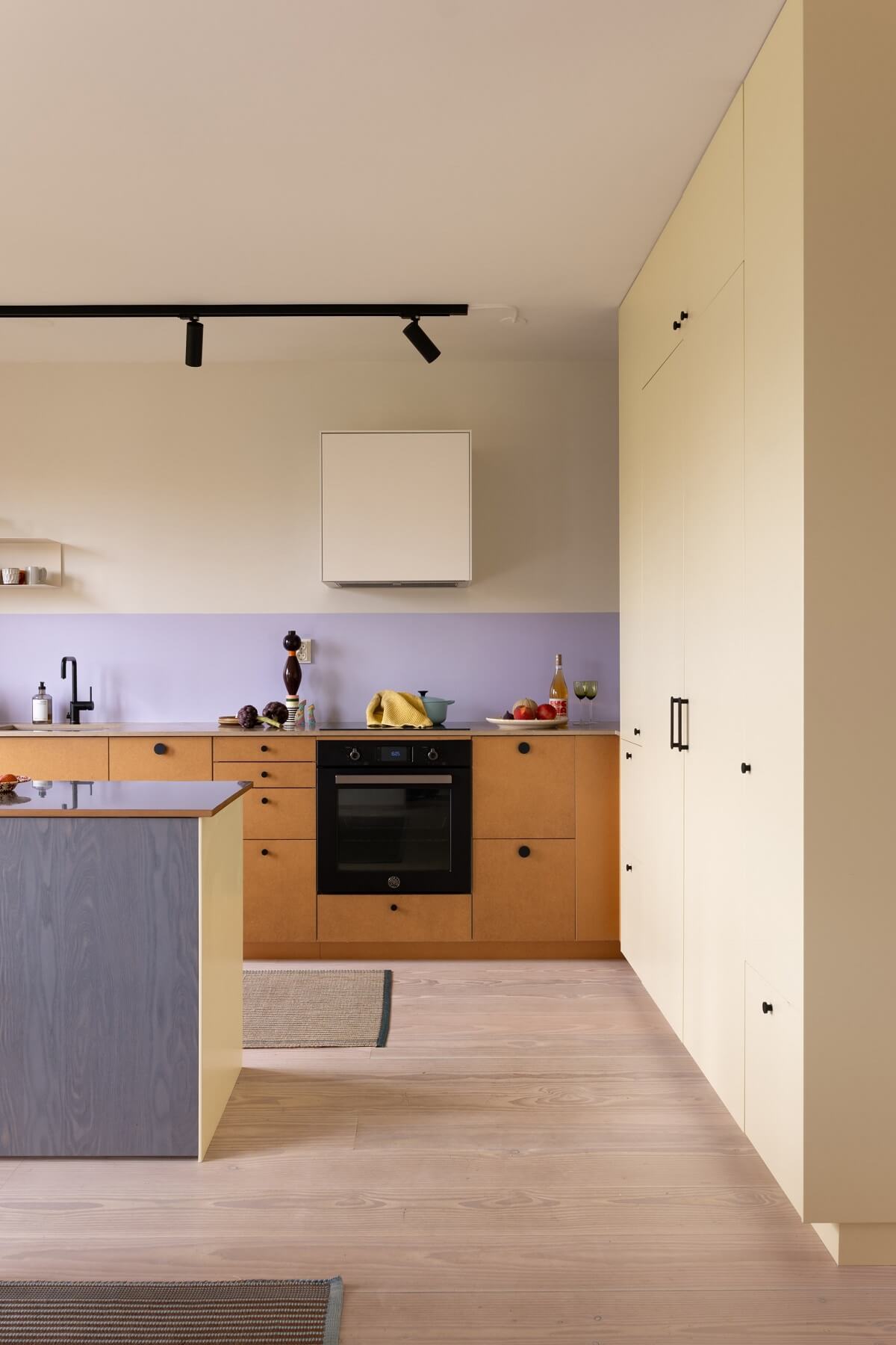 cuisine Superfront appartement de 87m2 à la décoration colorée
