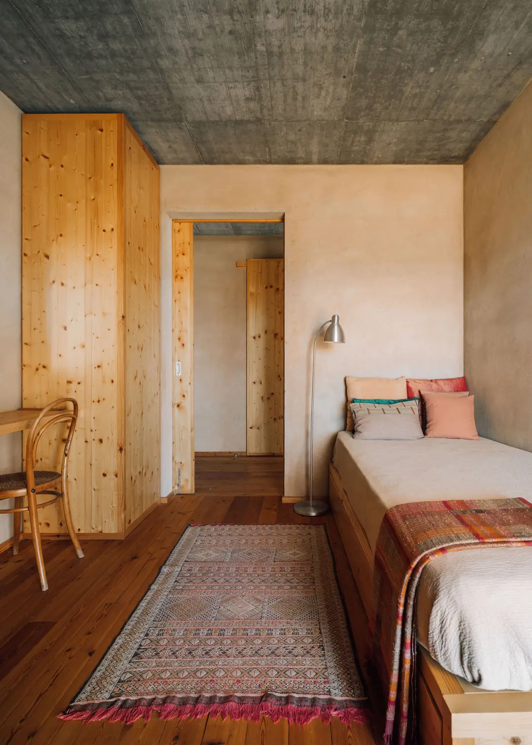 chambre plafond béton