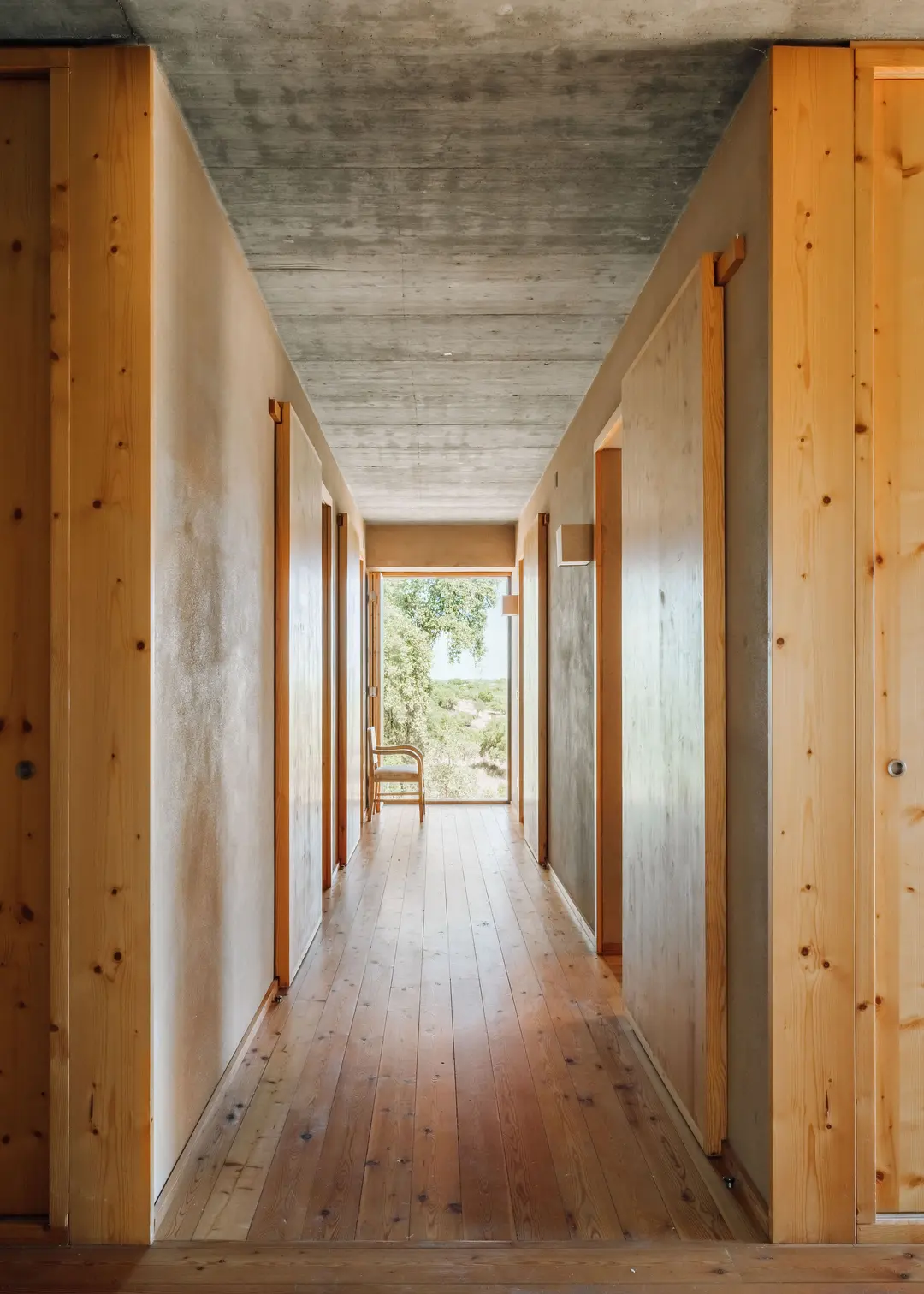 couloir plafond béton