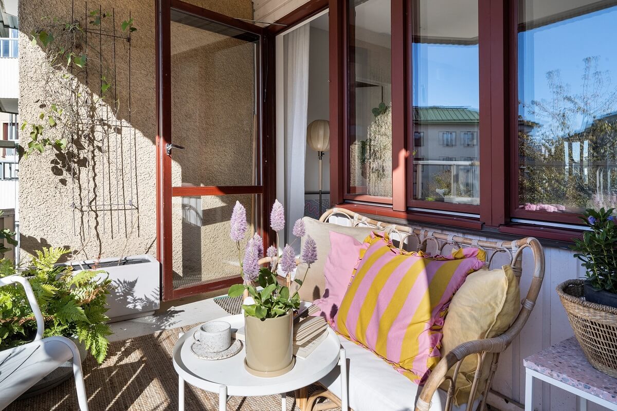 balcon sur cour appartement de 87m2 à la décoration colorée