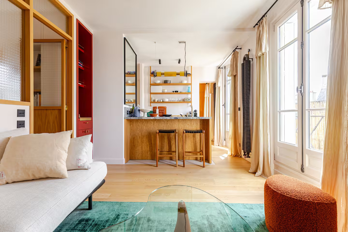 salon avec verrière et cuisine ouverte deux-pièces Paris salon avec verrière et cuisine ouverte deux-pièces Paris