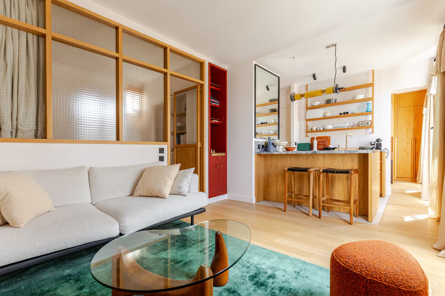 salon avec verrière et cuisine ouverte deux-pièces Paris salon avec verrière et cuisine ouverte deux-pièces Paris