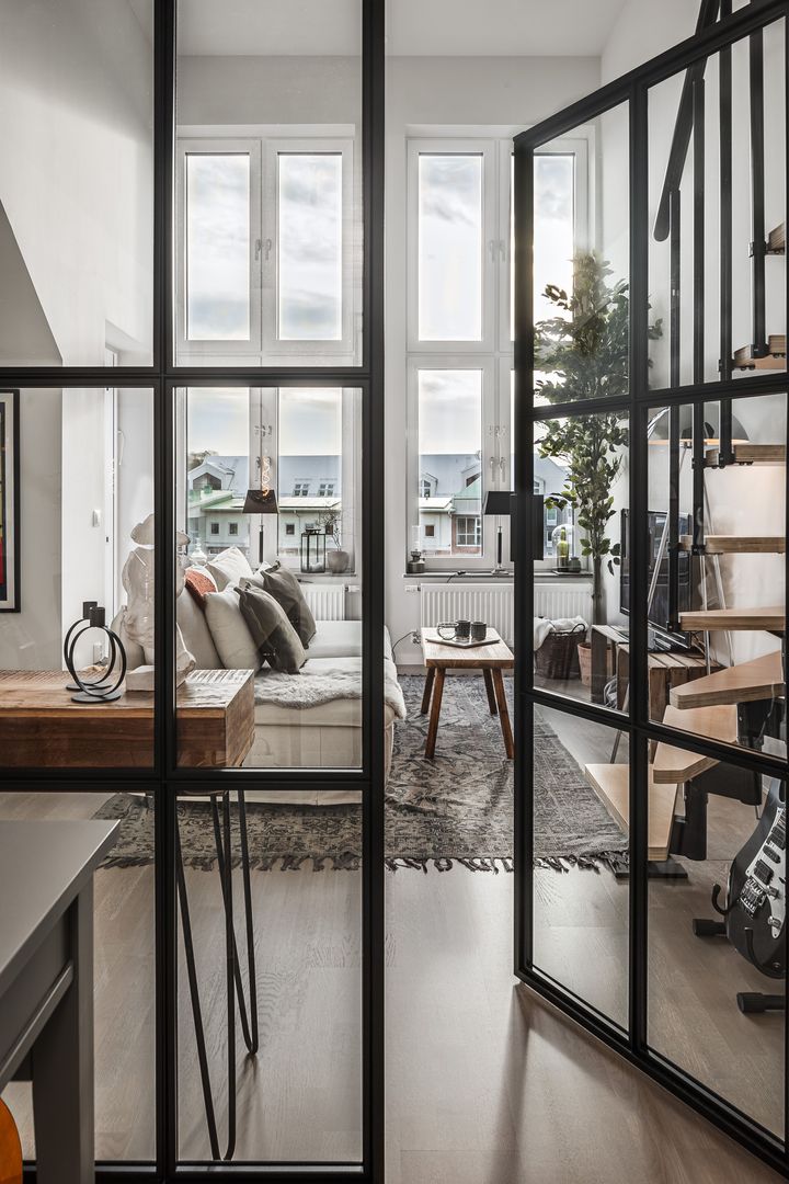 bureau fermé par verrière sous mezzanine deux-pièces en duplex de 41m2 bureau fermé par verrière sous mezzanine deux-pièces en duplex de 41m2
