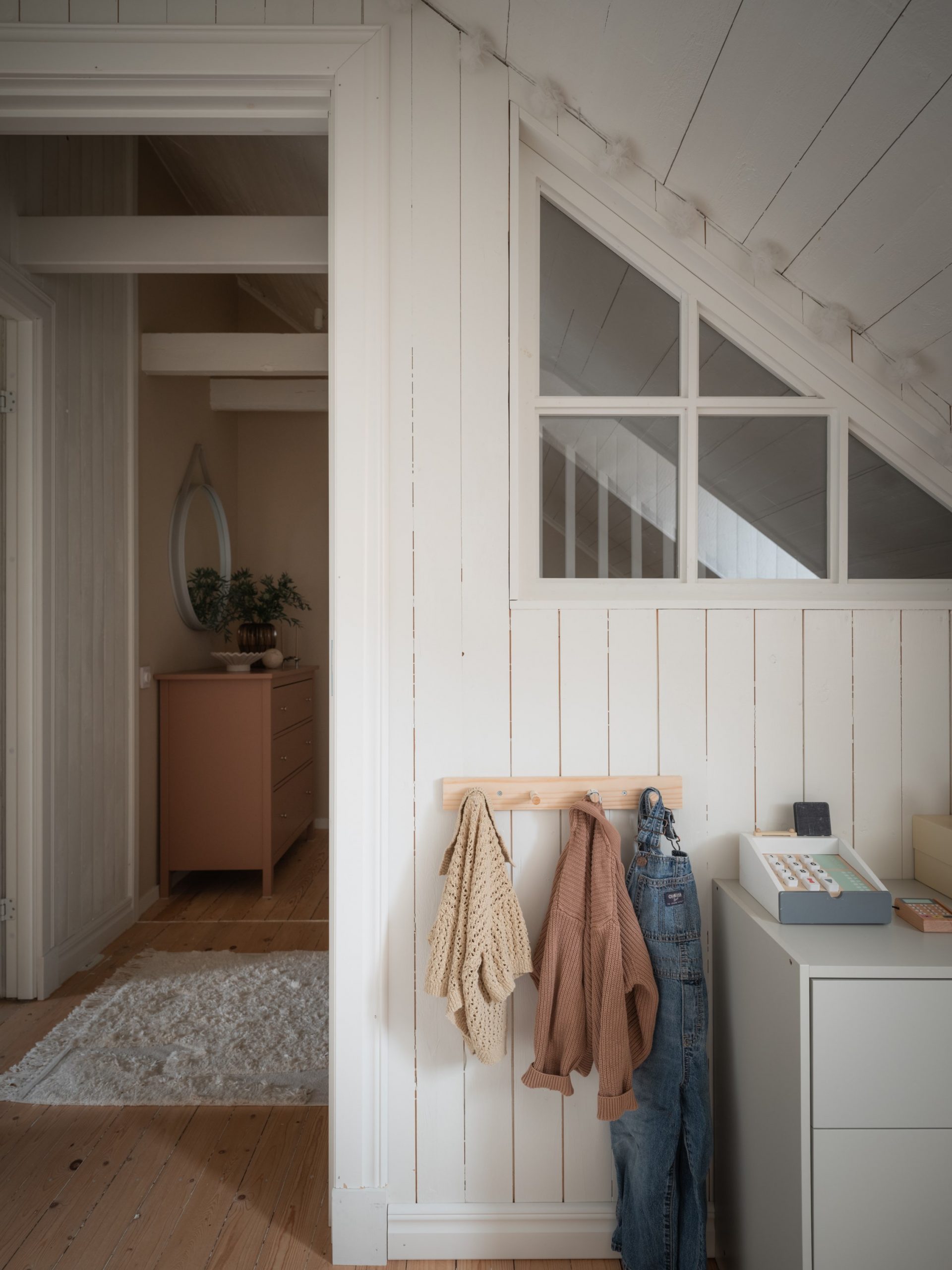 chambre mansardée appartement 72m2 en duplex décoration scandinave chambre mansardée appartement 72m2 en duplex décoration scandinave