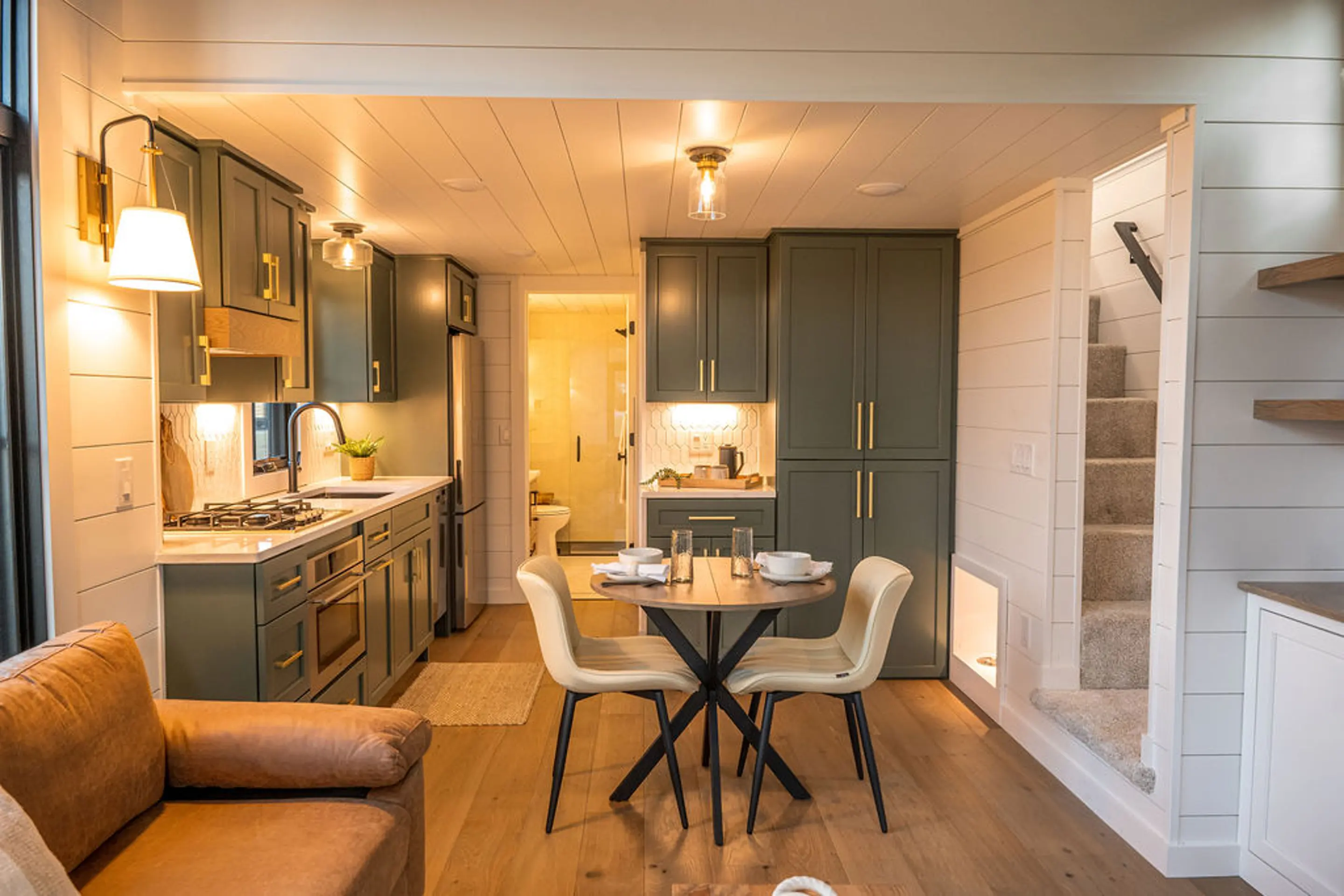 cuisine et salon petite maison 50m2 Timbercraft Tiny Homes