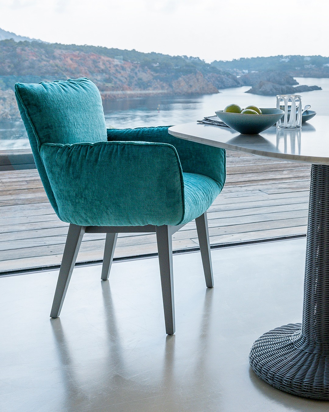 fauteuil de table velours bleu turquoise collection OTTO Catalogue AM PM 2025 fauteuil de table velours bleu turquoise collection OTTO Catalogue AM PM 2025