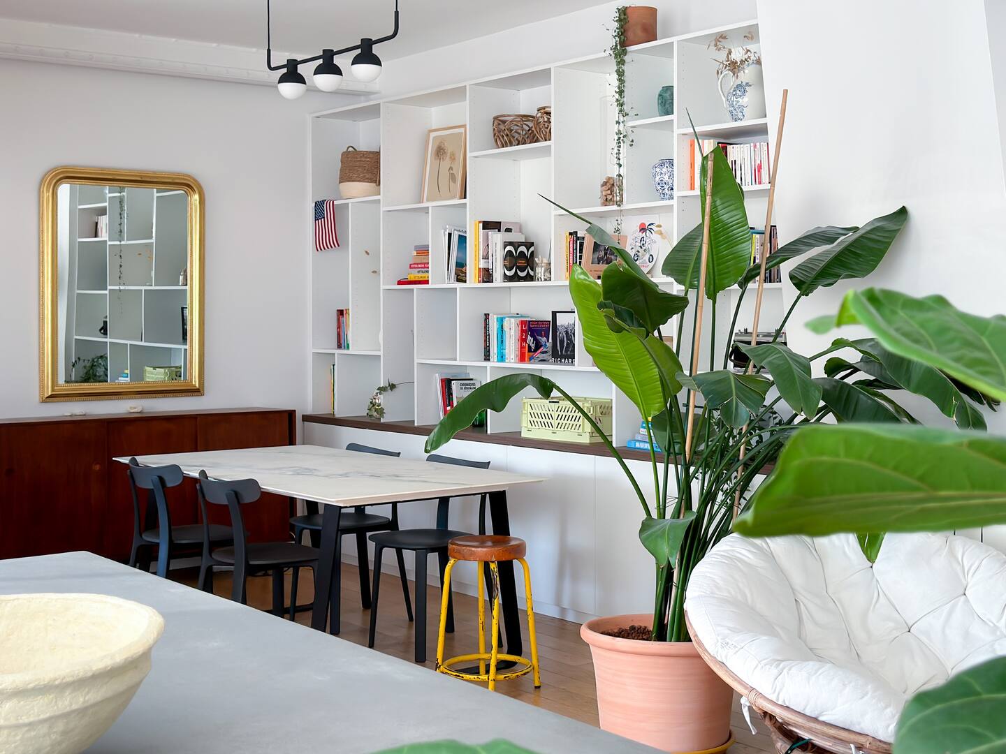 salle à manger et cuisine ouverte appartement parisien de 100m2 de style loft salle à manger et cuisine ouverte appartement parisien de 100m2 de style loft