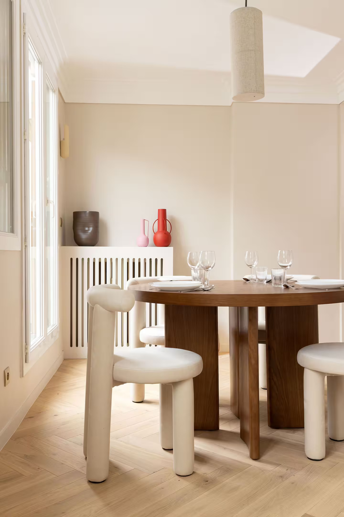 salle à manger design décoration beige appartement 42m2 Paris salle à manger design décoration beige appartement 42m2 Paris