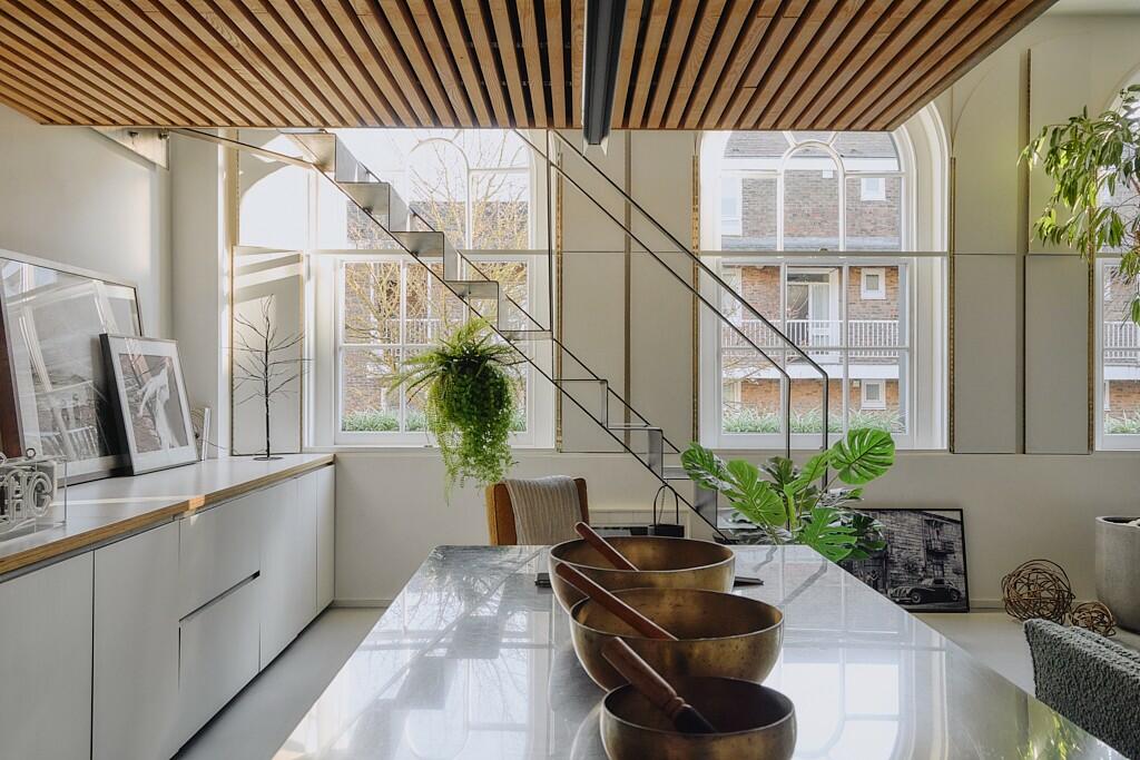 cuisine sous mezzanine maison de ville Londres dans ancienne chapelle 19e siècle