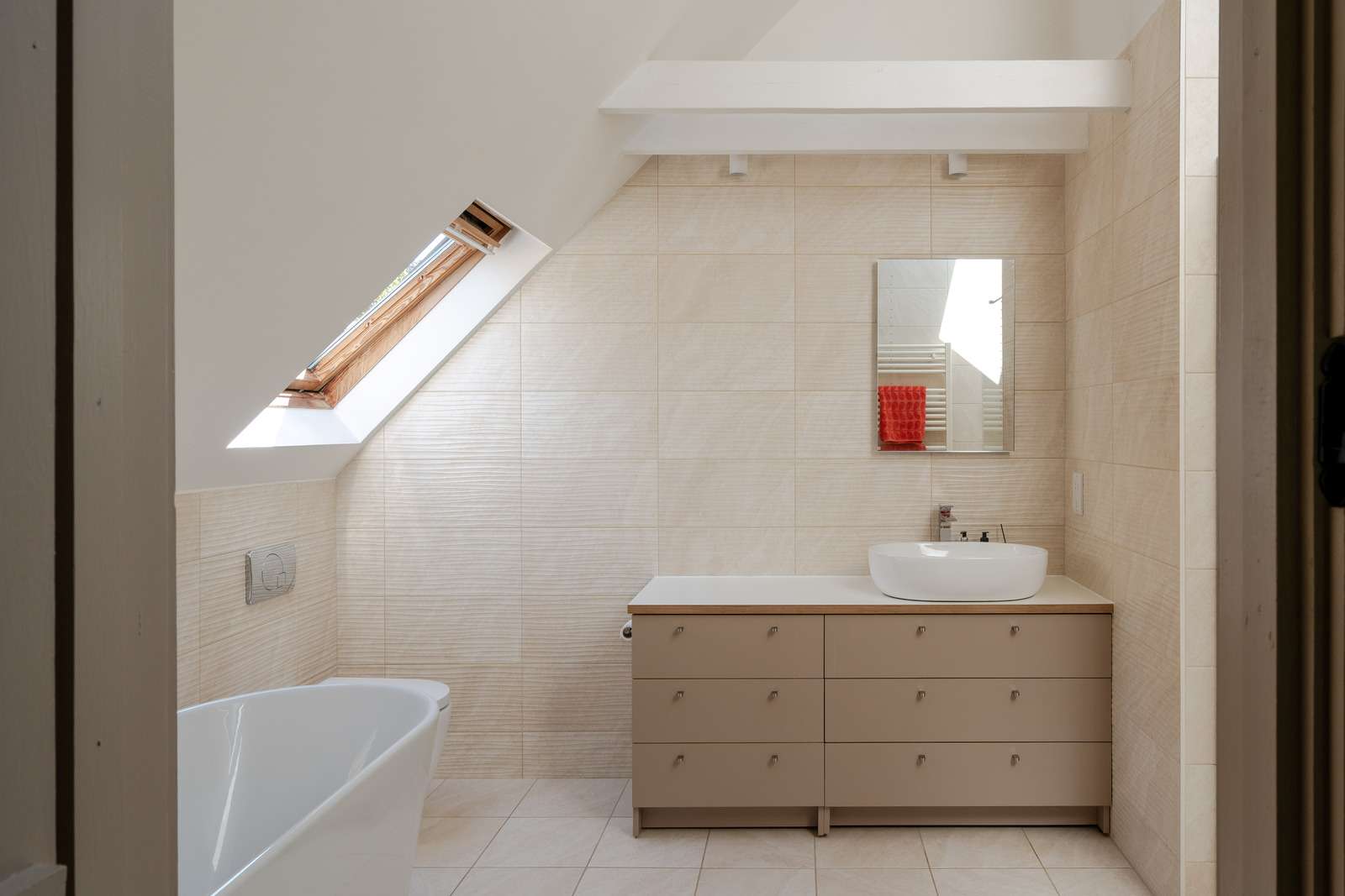 salle de bain dans combles avec velux salle de bain dans combles avec velux