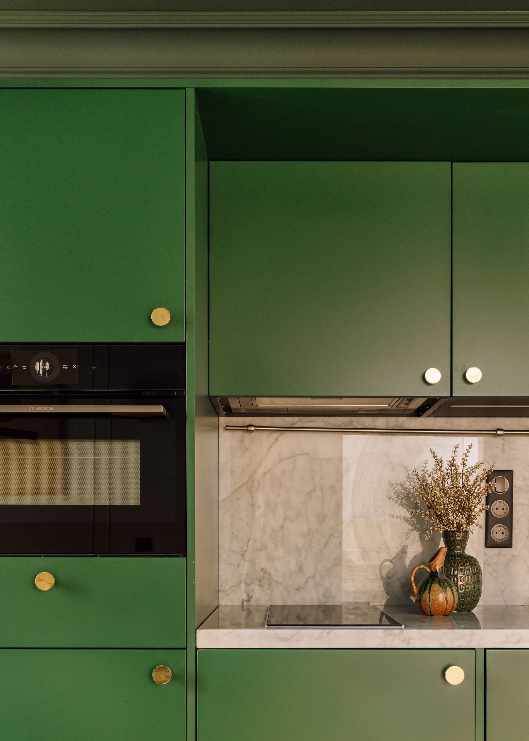 cuisine verte appartement Paris 41m2 le Jardin de Verre Photo : © Francisco Nogueira cuisine verte appartement Paris 41m2 le Jardin de Verre Photo : © Francisco Nogueira
