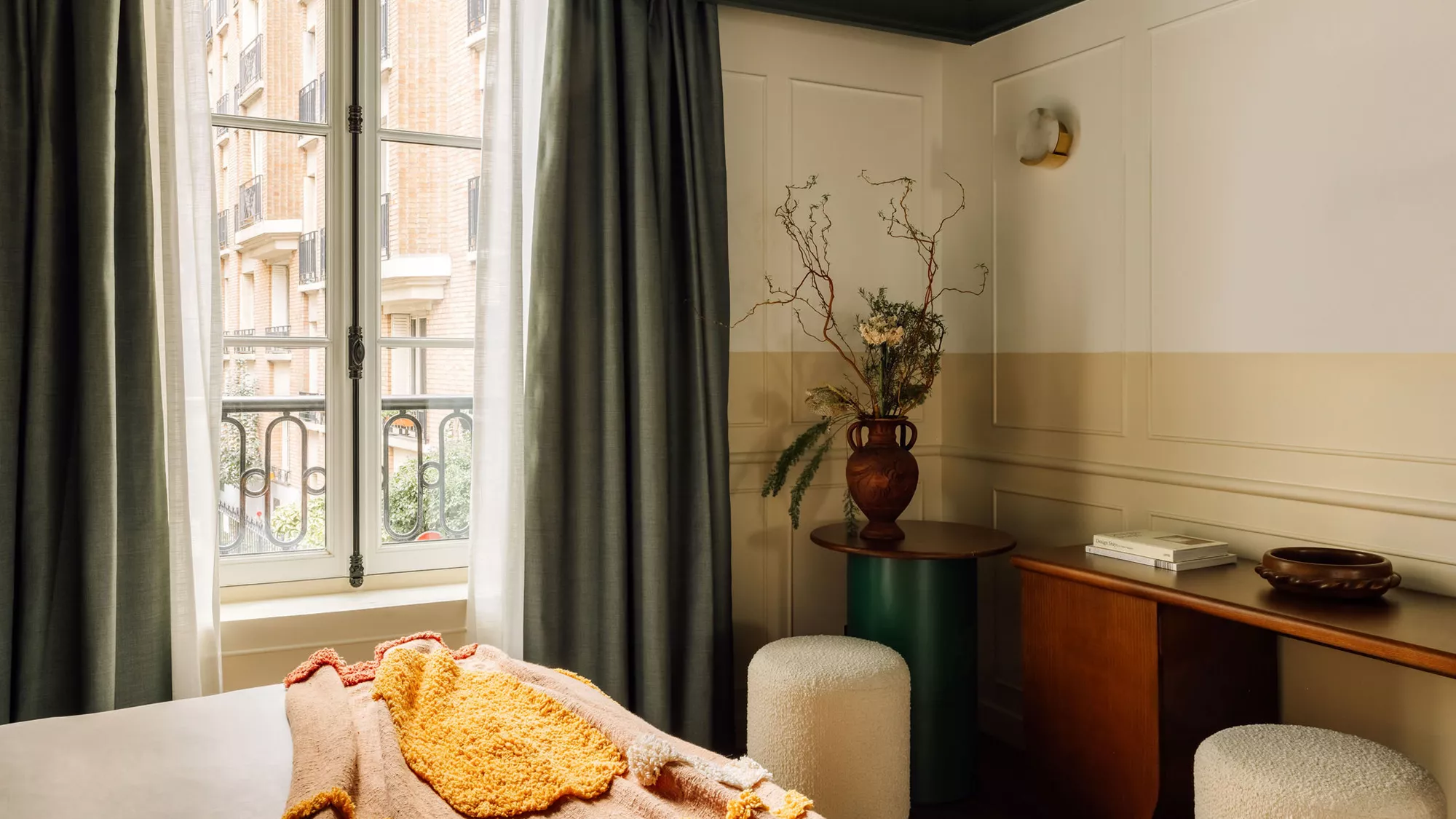 chambre appartement Paris 41m2 le Jardin de Verre Photo : © Francisco Nogueira chambre appartement Paris 41m2 le Jardin de Verre Photo : © Francisco Nogueira