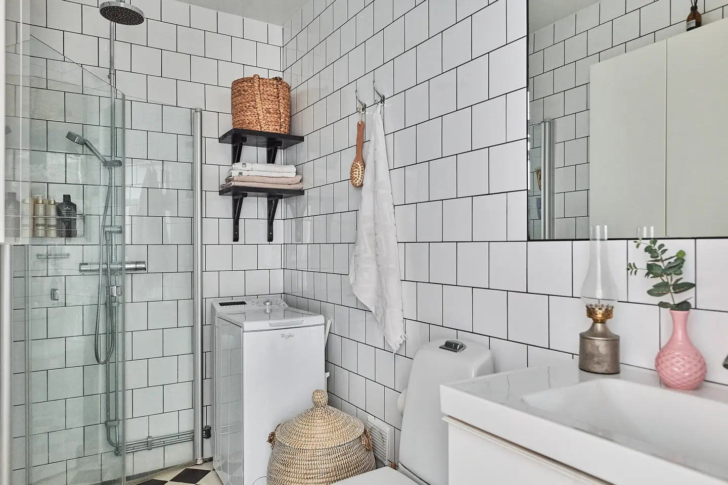 salle de bain blanche