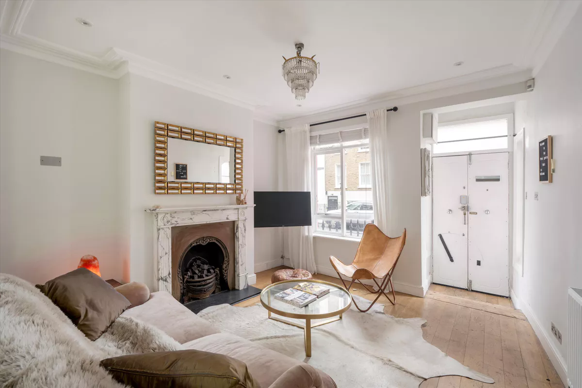 salon avec cheminée ancienne marbre maison Notting Hill salon avec cheminée ancienne marbre maison Notting Hill