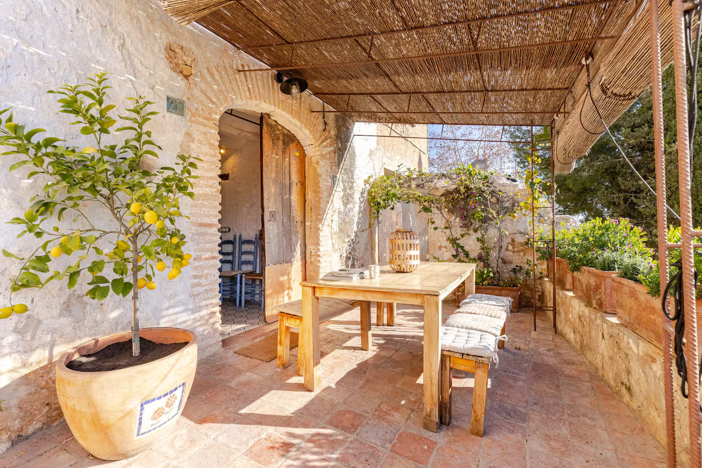 terrasse mur en pierres avec pergola terrasse mur en pierres avec pergola