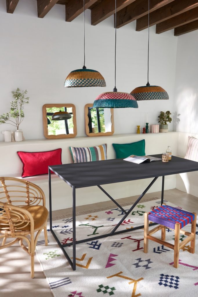 salon avec poutres collection Arty Kasbah catalogue La Redoute Intérieurs 2025 printemps/été