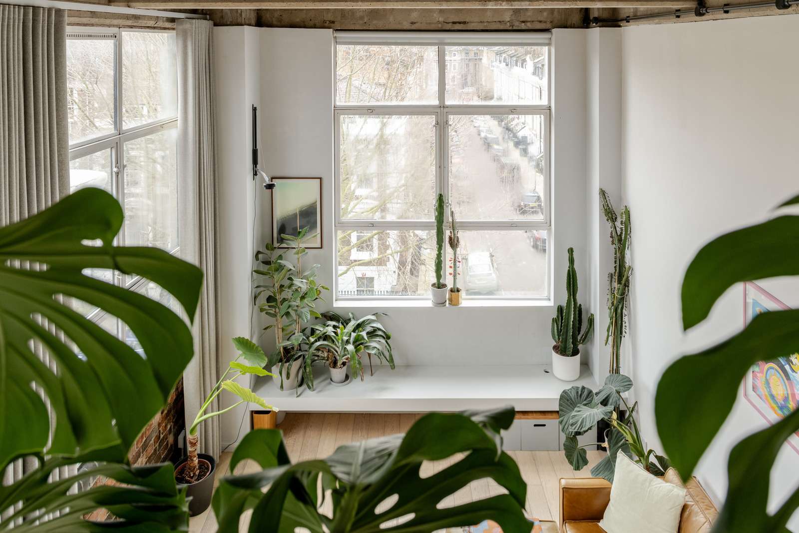 salon avec plantes vertes loft en duplex de 68m2 salon avec plantes vertes loft en duplex de 68m2