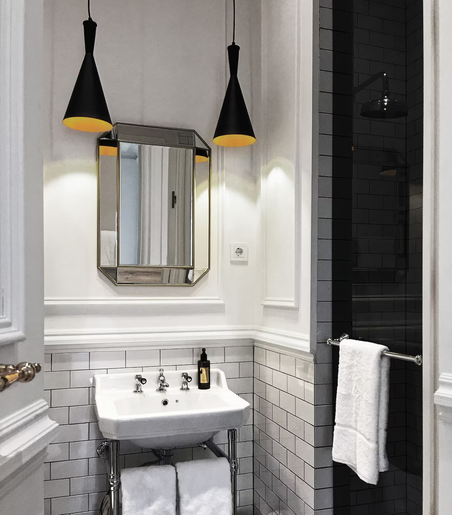 salle de bain classique chic en noir et blanc salle de bain classique chic en noir et blanc