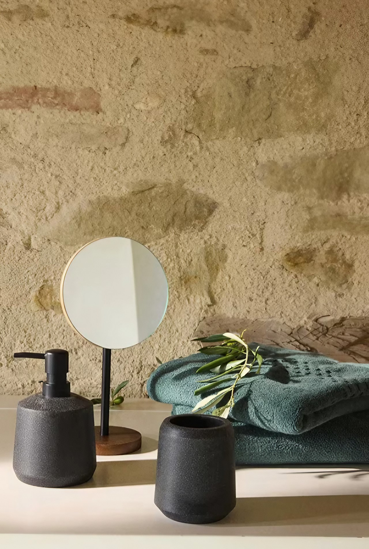 salle de bain murs pierres