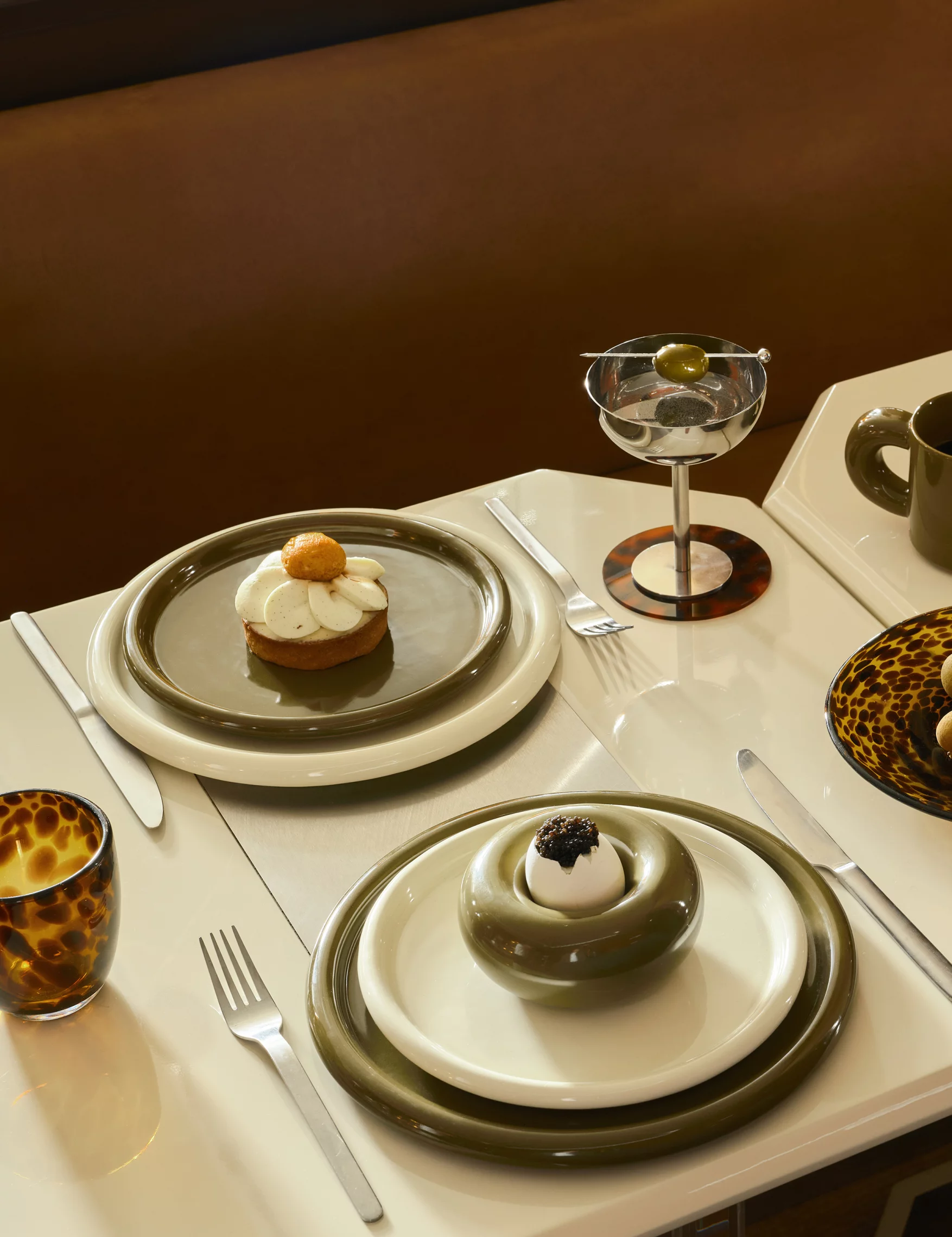 assiette vert olive patisserie Cédric Grolet assiette vert olive patisserie Cédric Grolet
