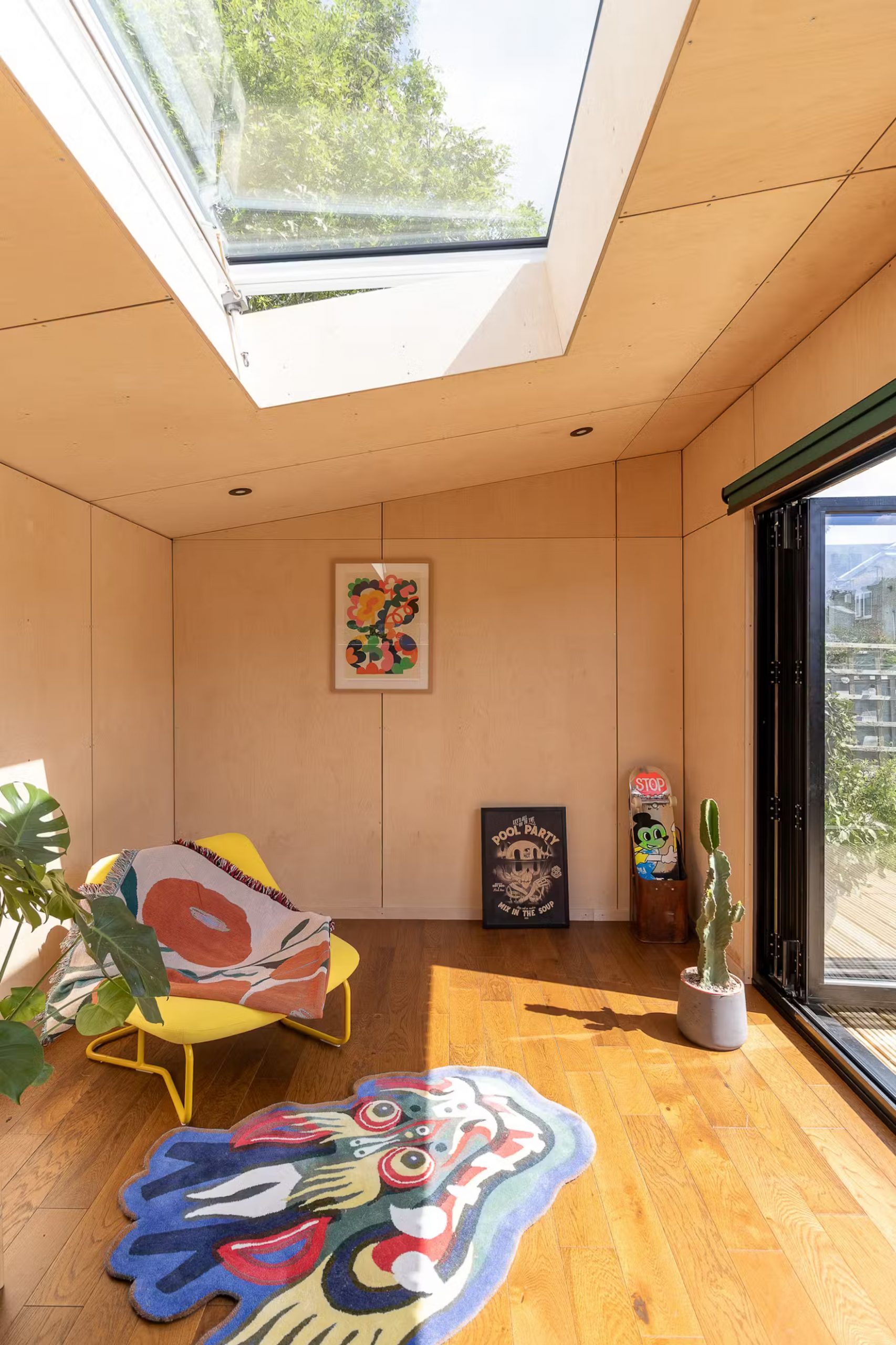 studio de jardin de 24m2 bardé en Kebony par Okopod studio de jardin de 24m2 bardé en Kebony par Okopod