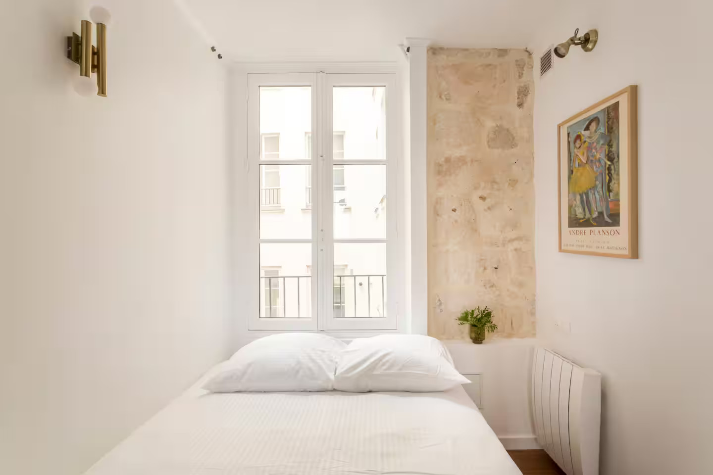 chambre avec mur pierres appartement Paris