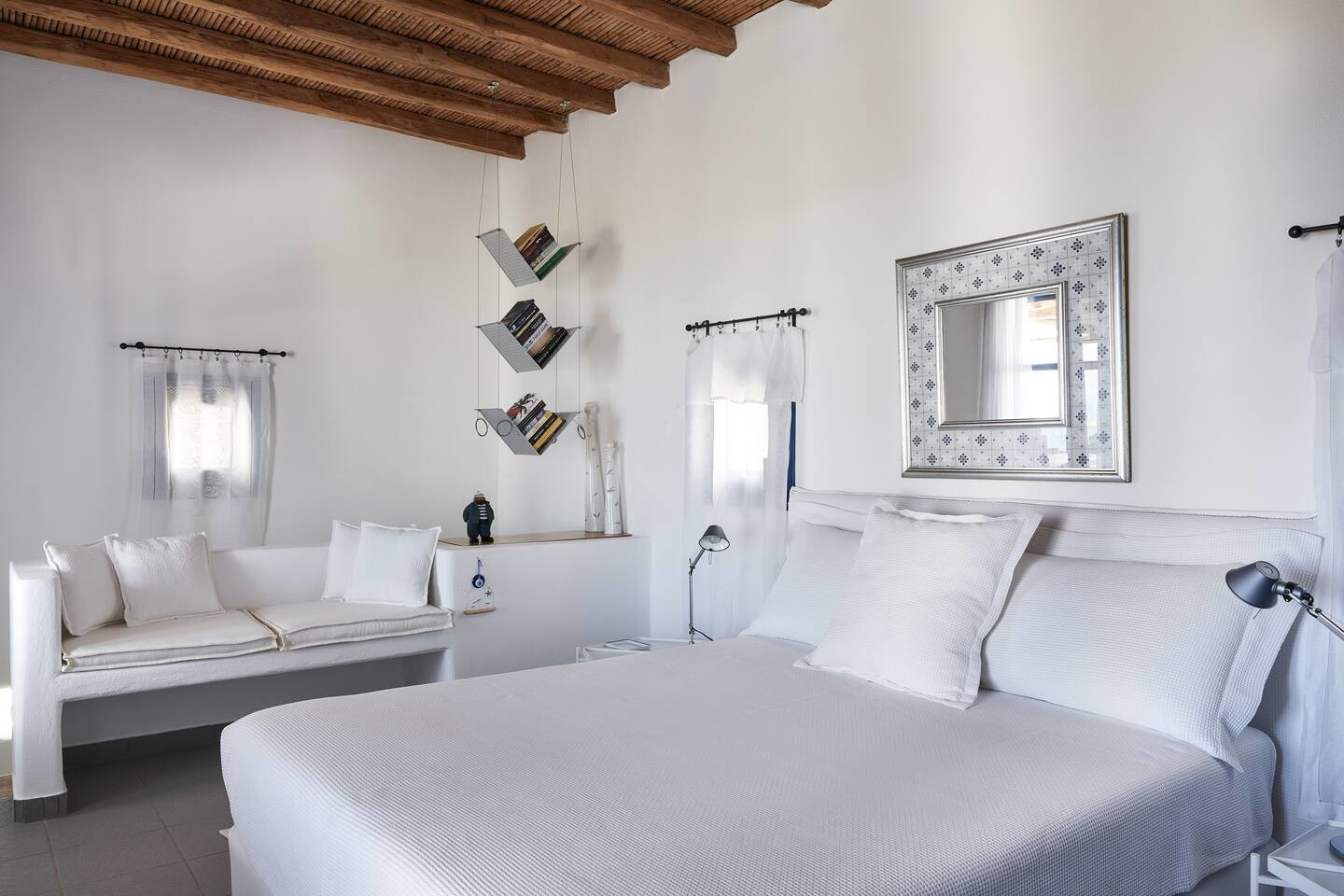 chambre avec poutres villa Agnanti