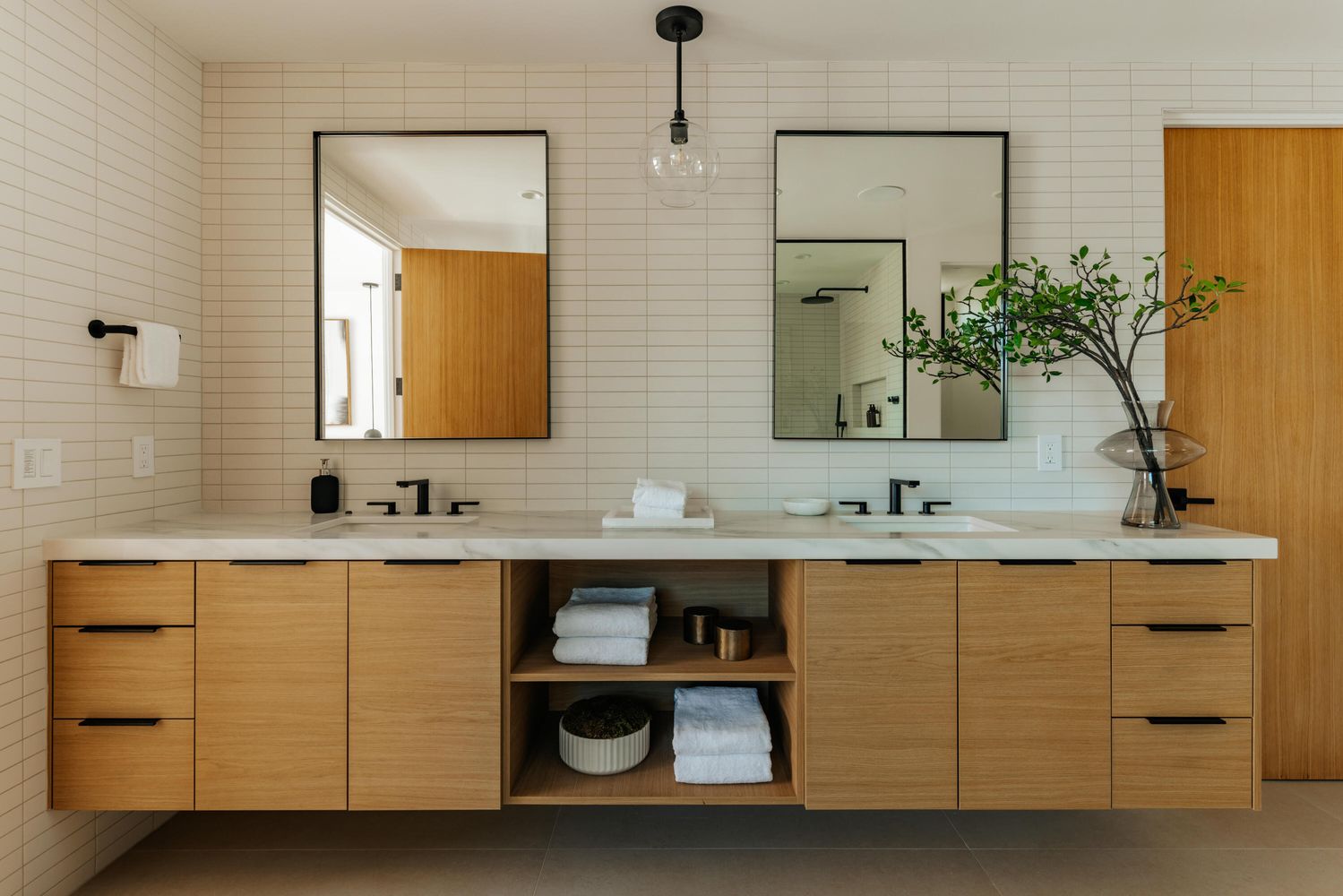 salle de bain moderne bois