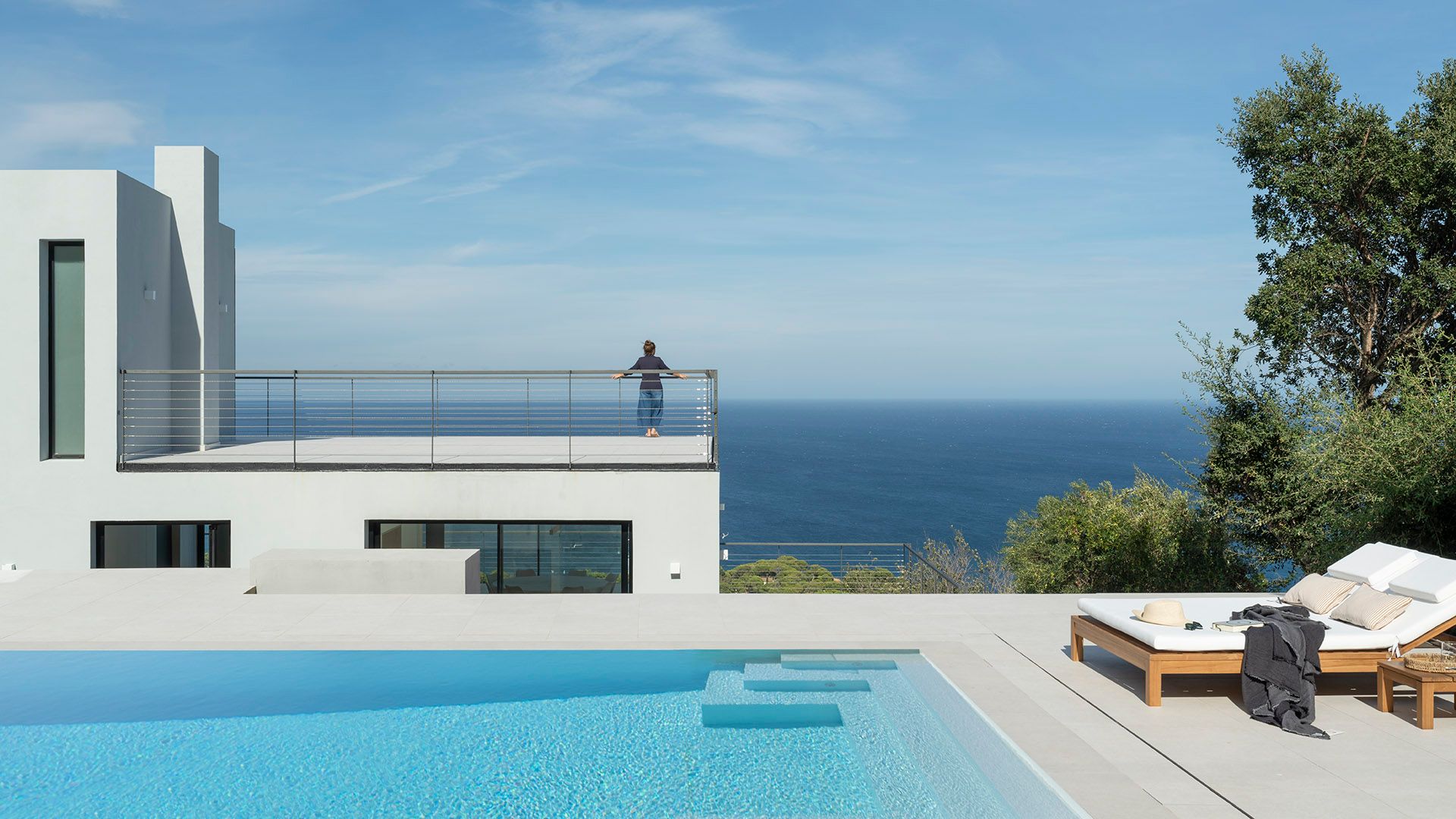 maison blanche sur la côte espagnole vue mer
