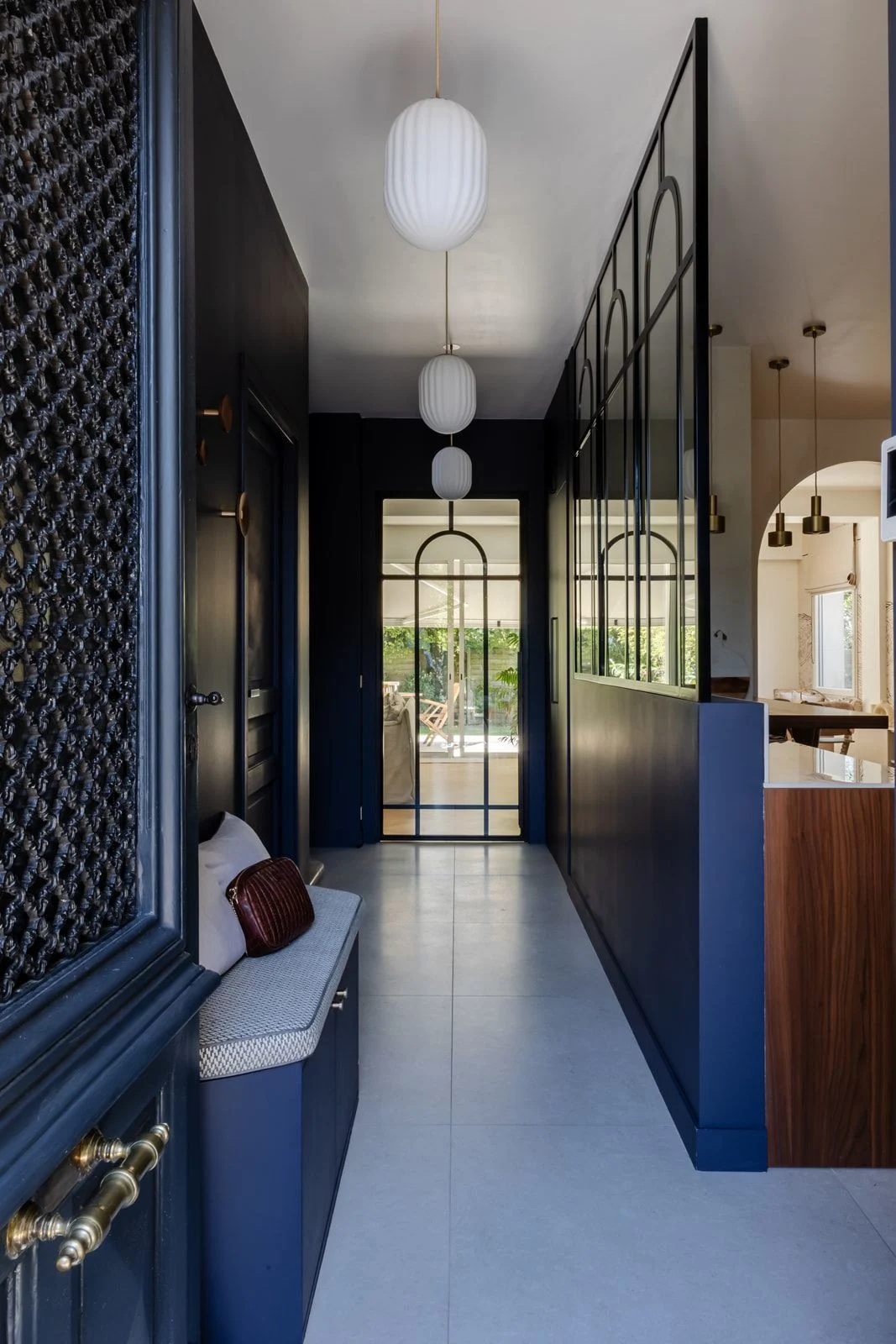 entrée avec verrière art déco décoration contemporaine