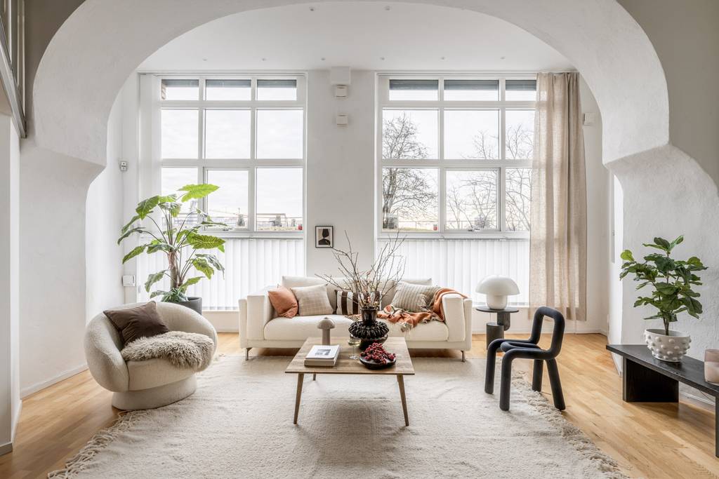 salon décoration blanche scandinave deux-pièces duplex