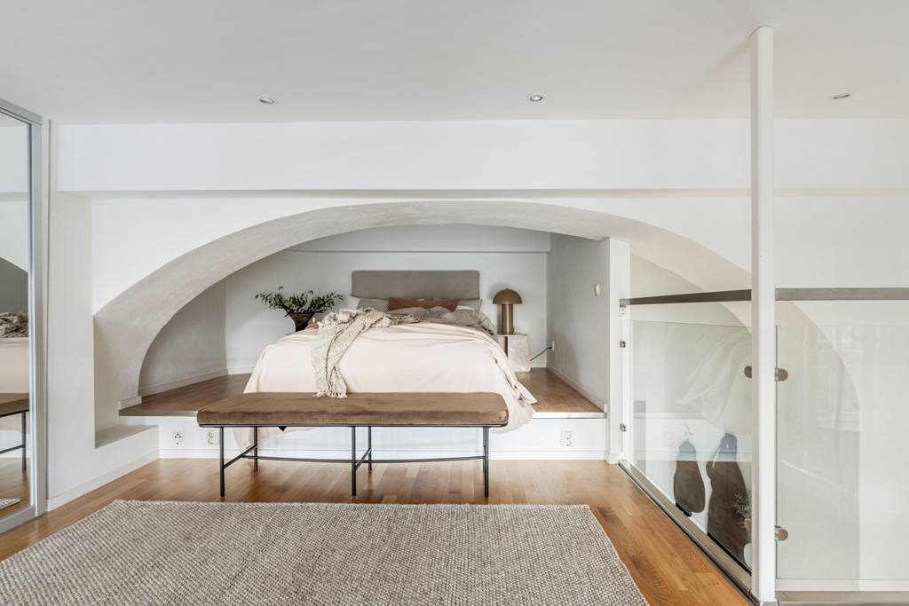 chambre sur mezzanine garde-corps vitré