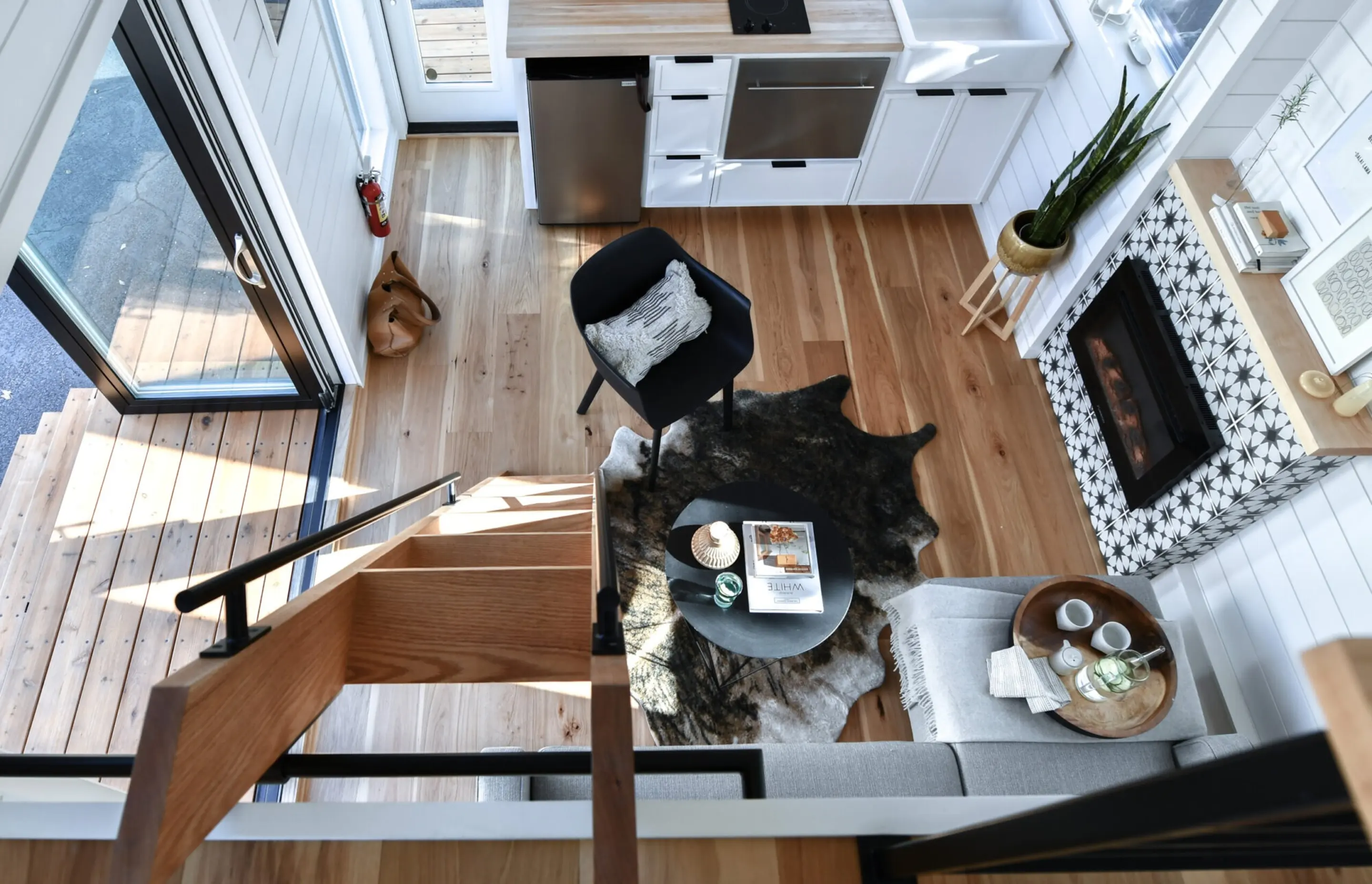 salon avec mezzanine tiny house 23m2