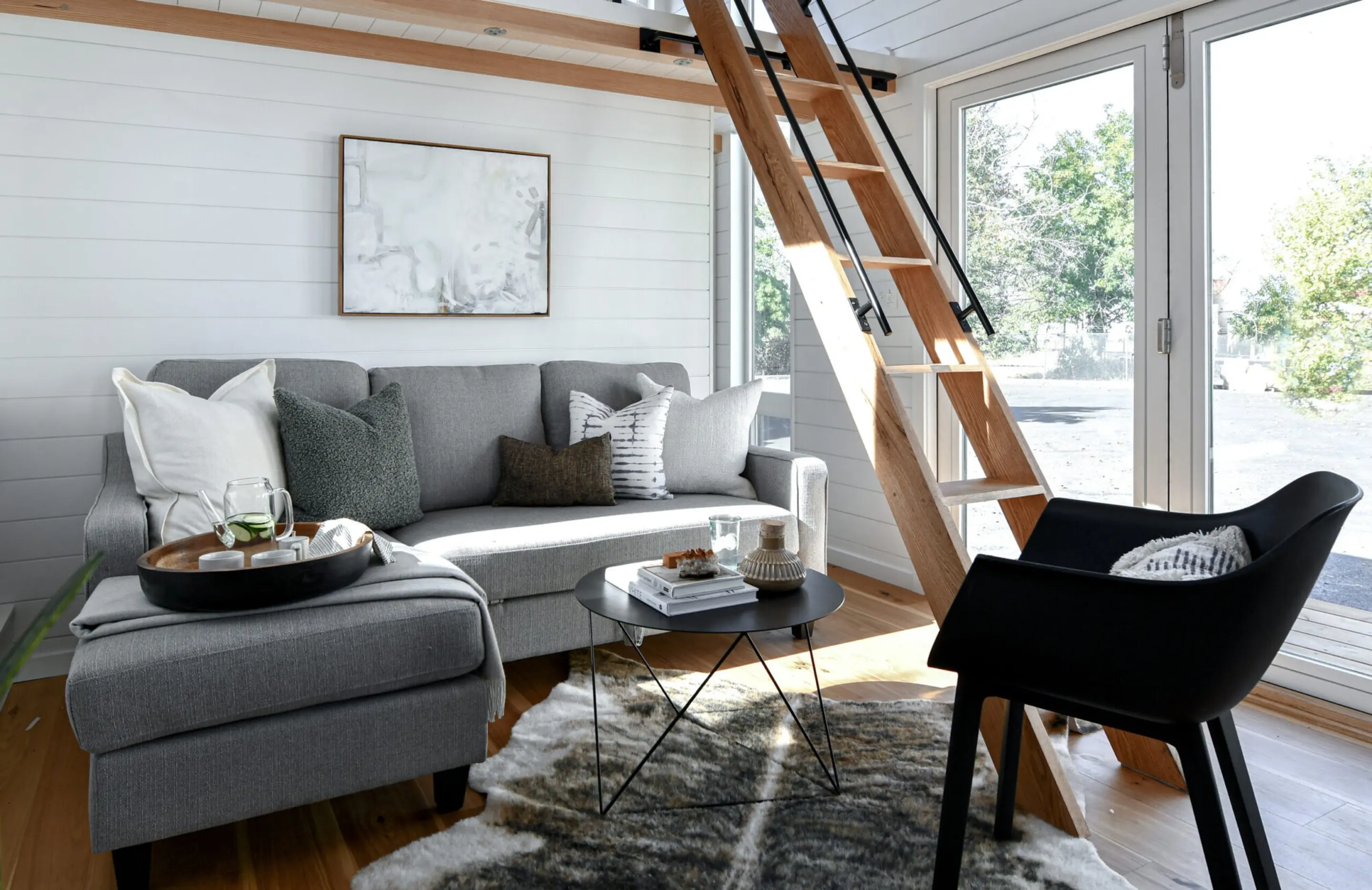 salon avec mezzanine tiny house 23m2