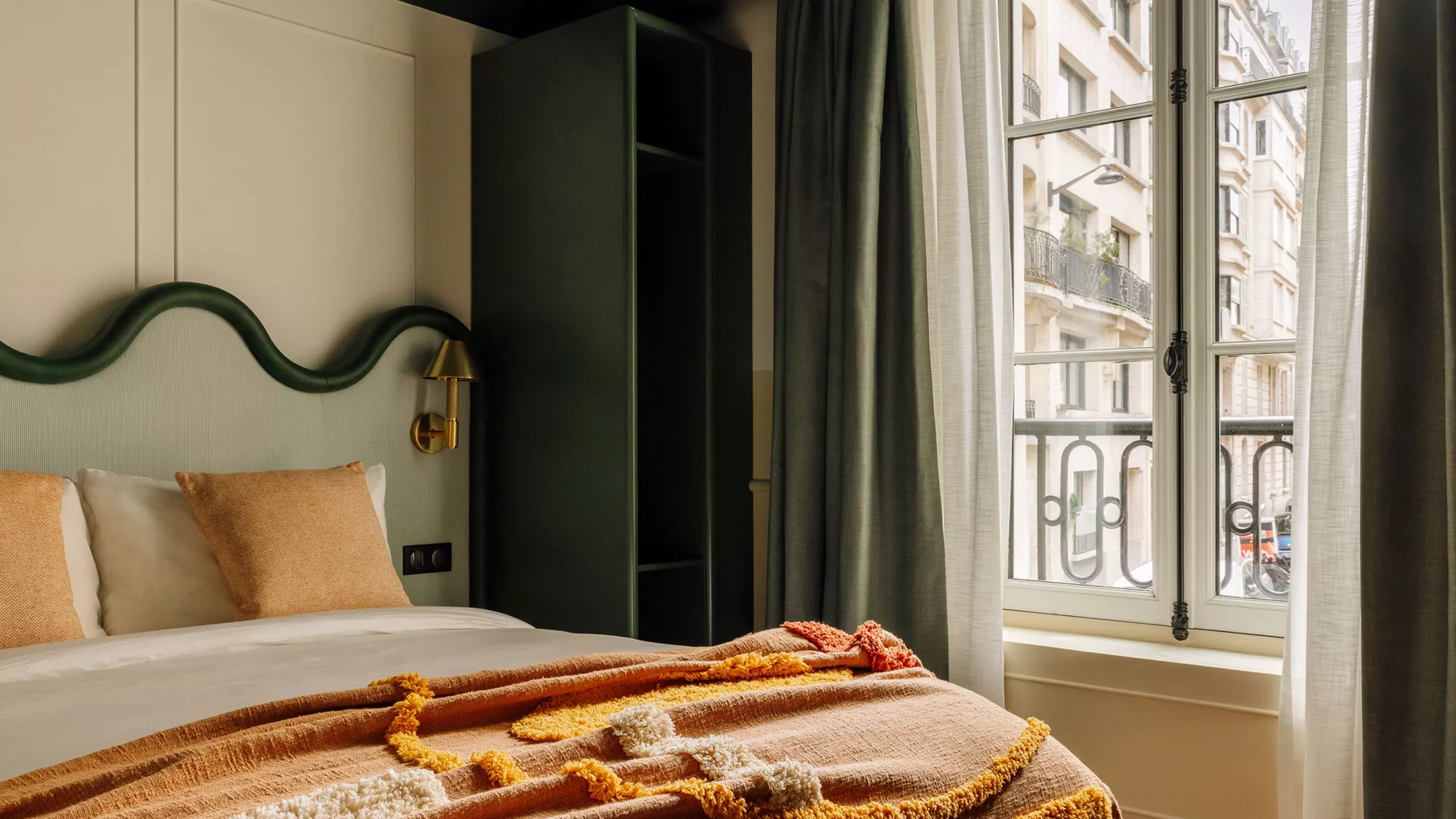 chambre appartement Paris 41m2 le Jardin de Verre Photo : © Francisco Nogueira chambre appartement Paris 41m2 le Jardin de Verre Photo : © Francisco Nogueira